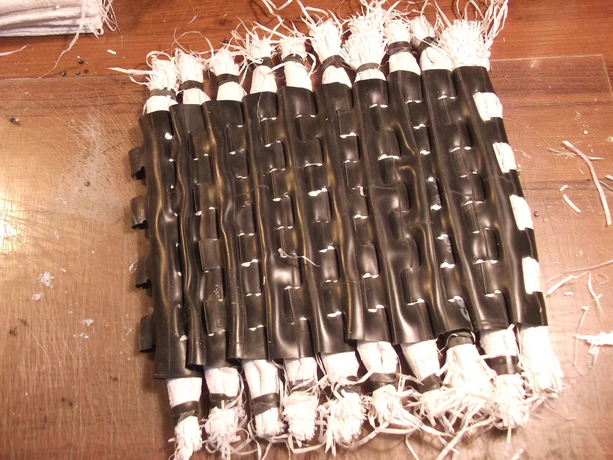 Inner Tubes + Plastic Bags Woven Rug #1 : 14 Steps (with Pictures ...