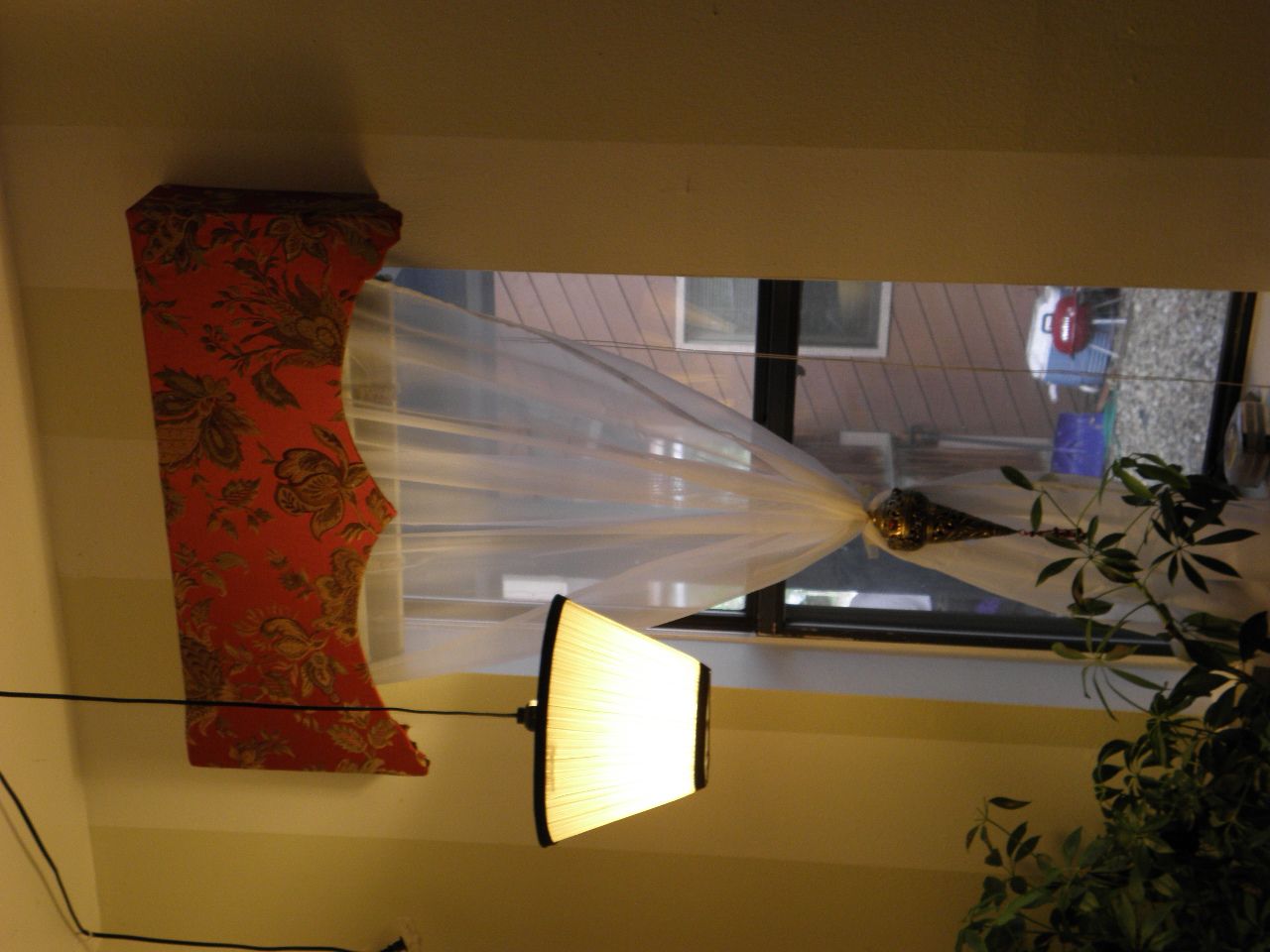 Cheap and Easy Fabric Covered Window Cornice