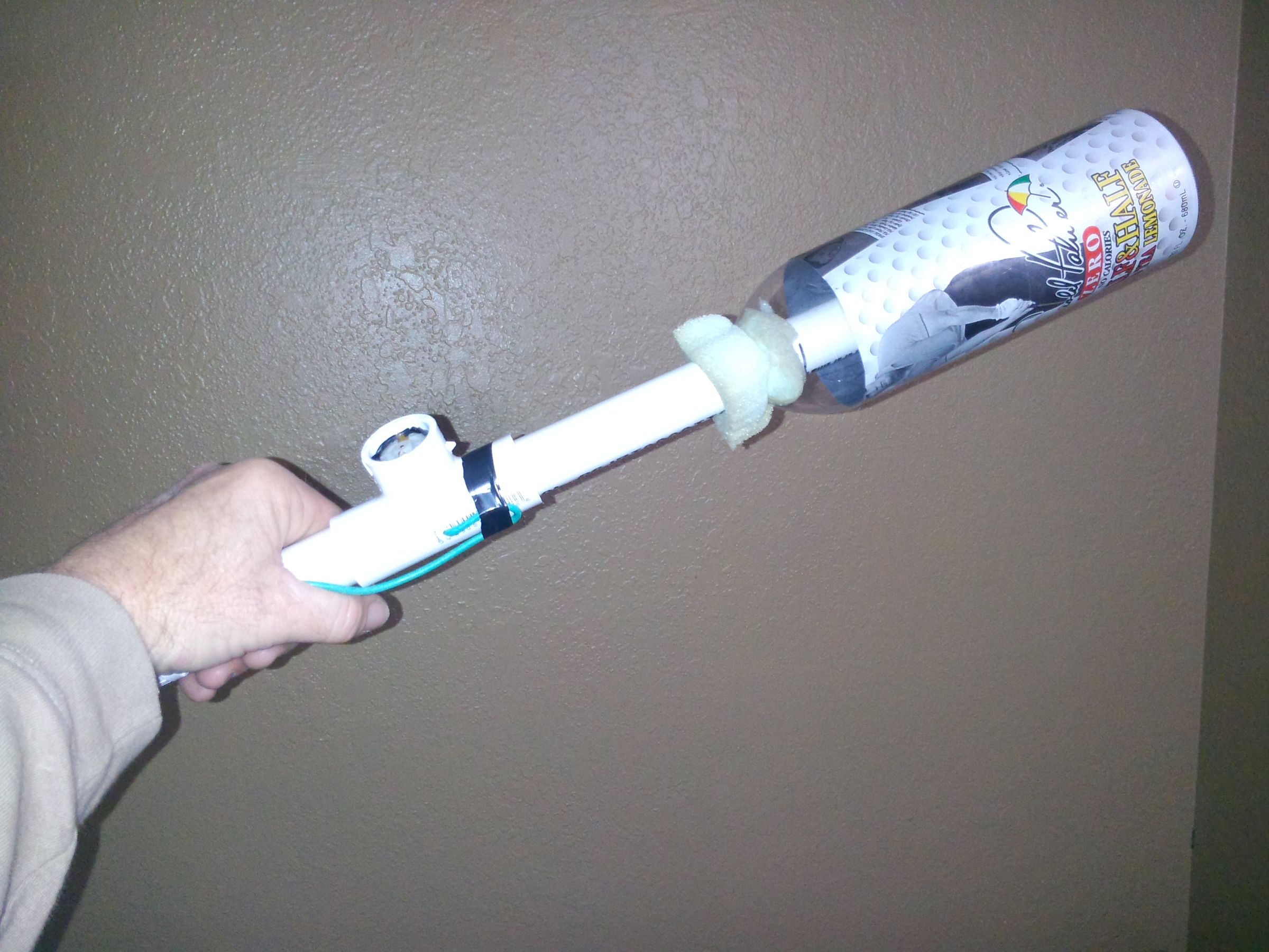 DIY Lightning Wand -- a Handheld Van De Graaff Generator