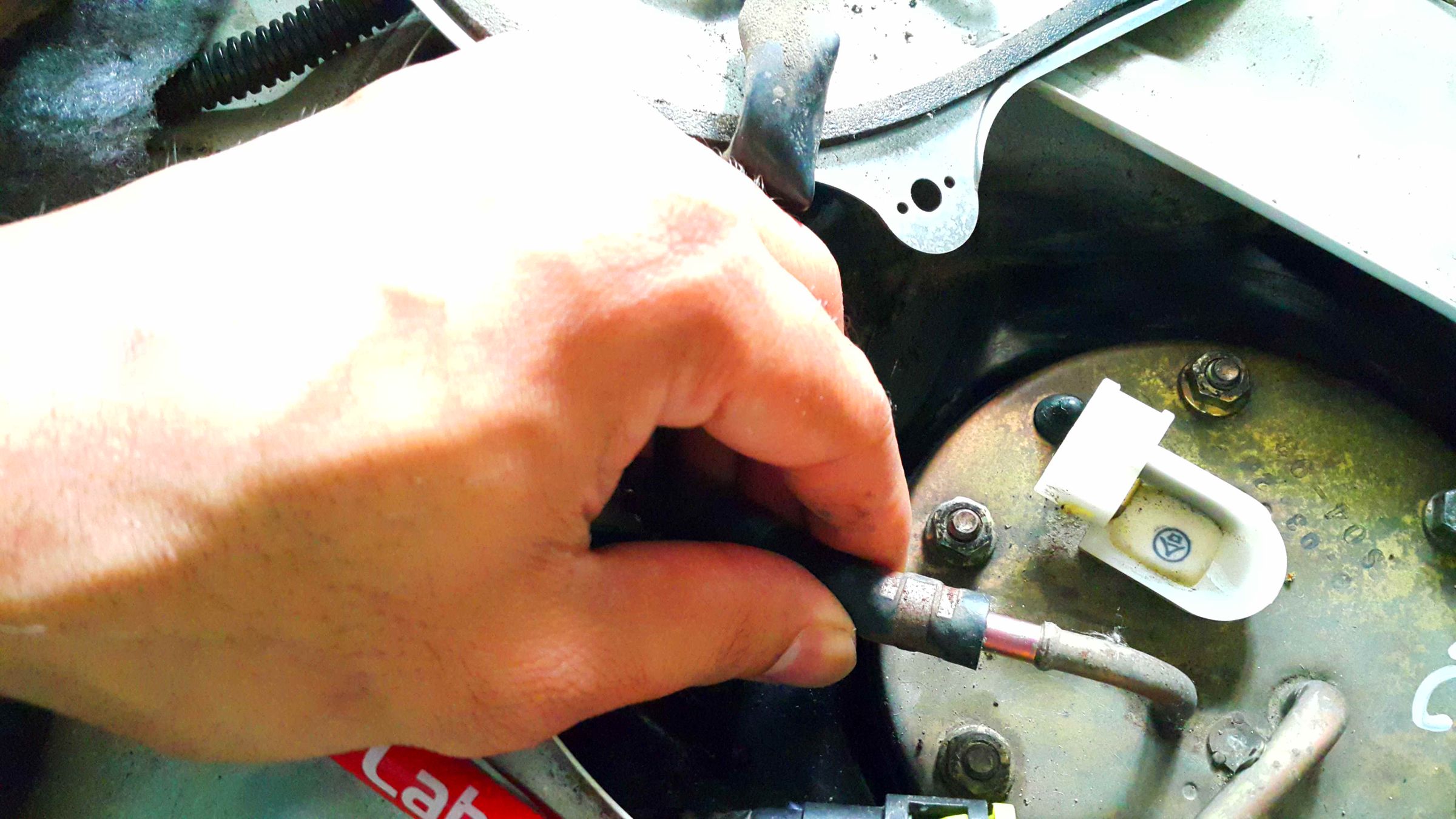 Replacing a Fuel Pump (Honda Civic 1999)! 8 Steps Instructables