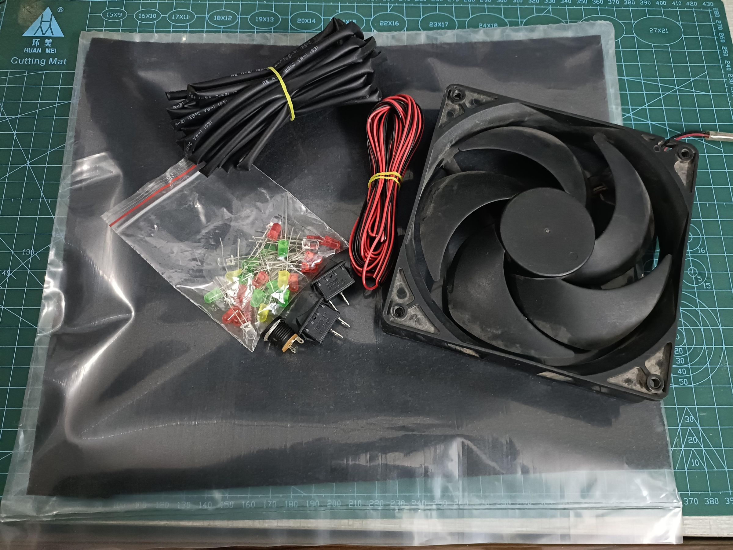 DIY 3D Printed Fume Extractor With USB Light 4 Steps (with Pictures