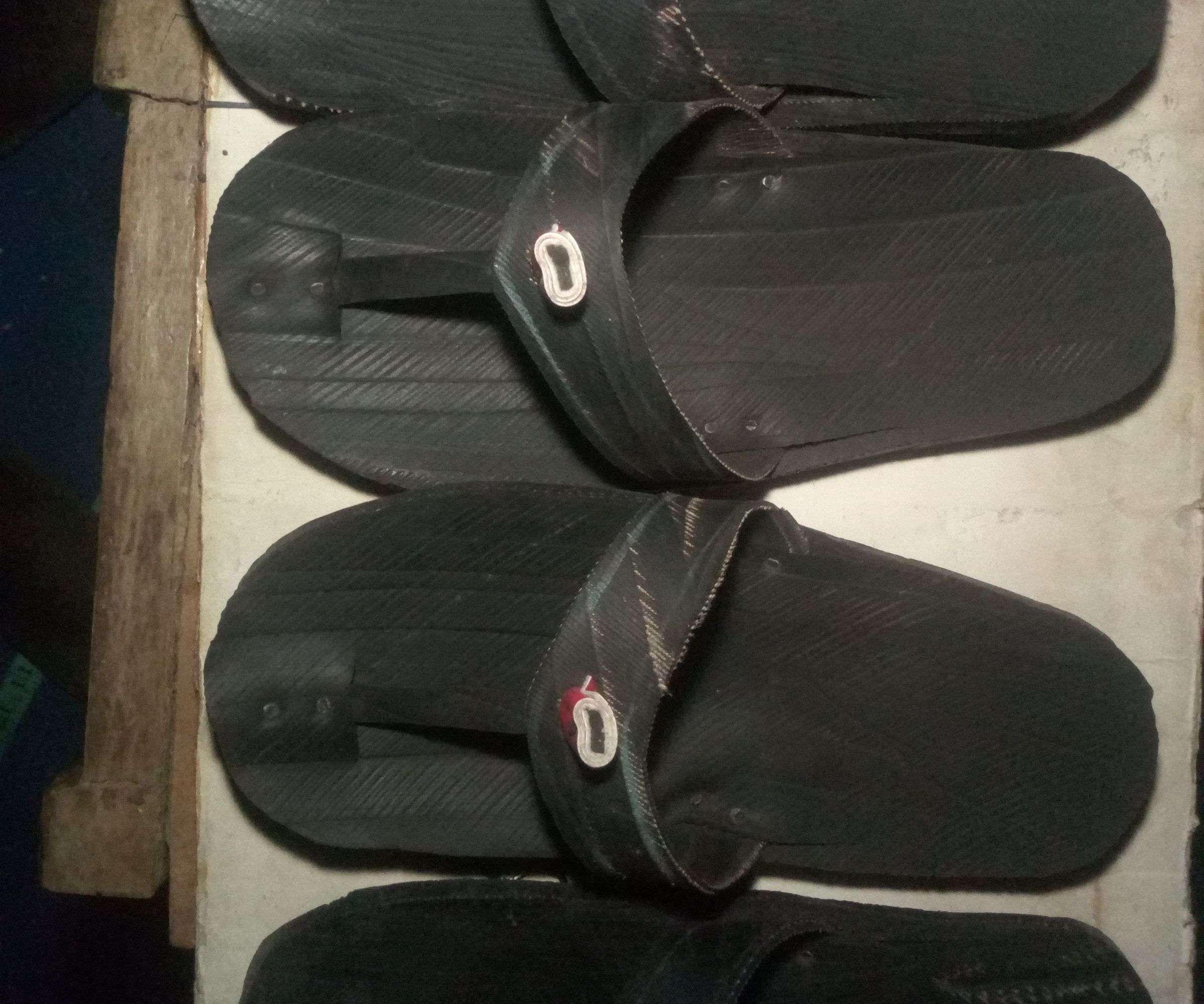 Make Your Slippers Out of Used Tire