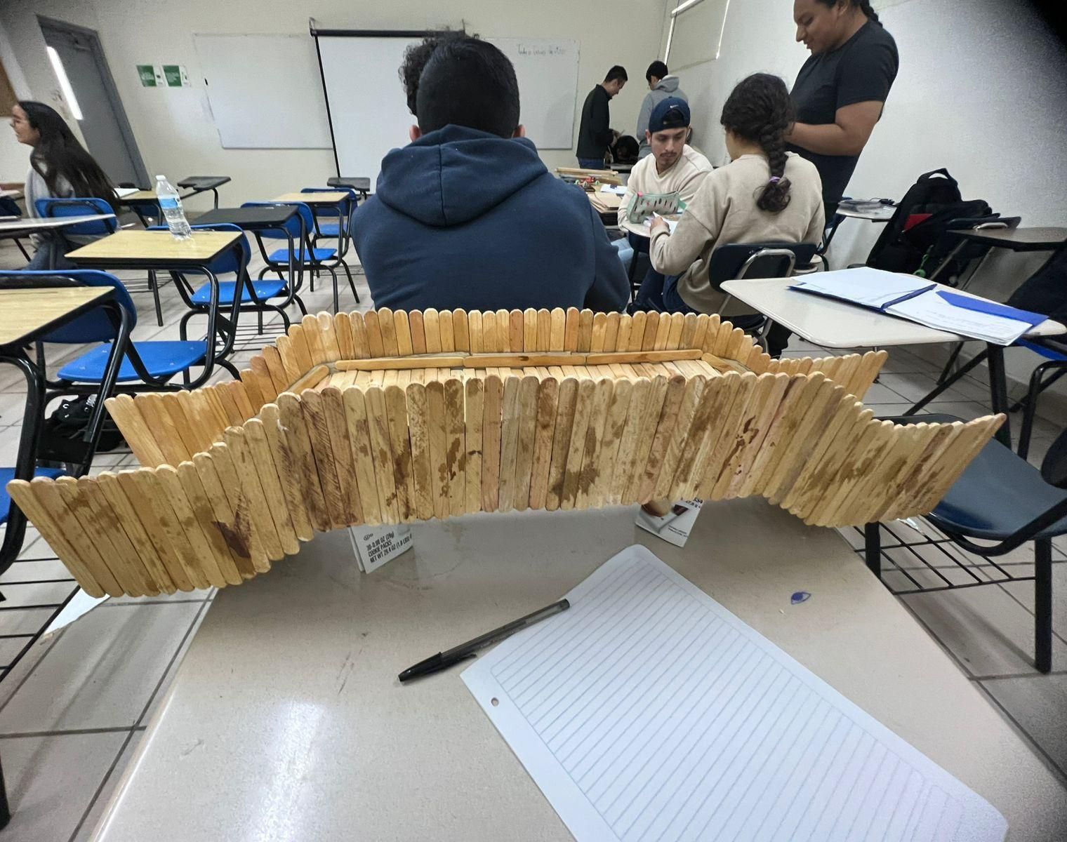 Diseño Y Construcción De Un Puente a Escala.