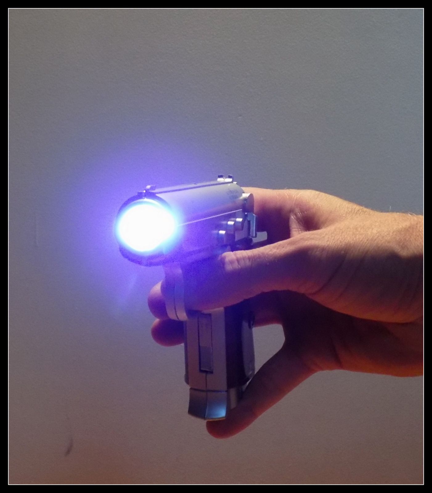 LED Gun Torch 7 Steps Instructables