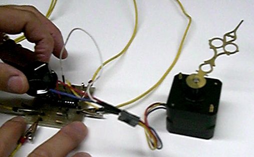 Simple Manual Control of Stepper Motors Without a PIC or PC