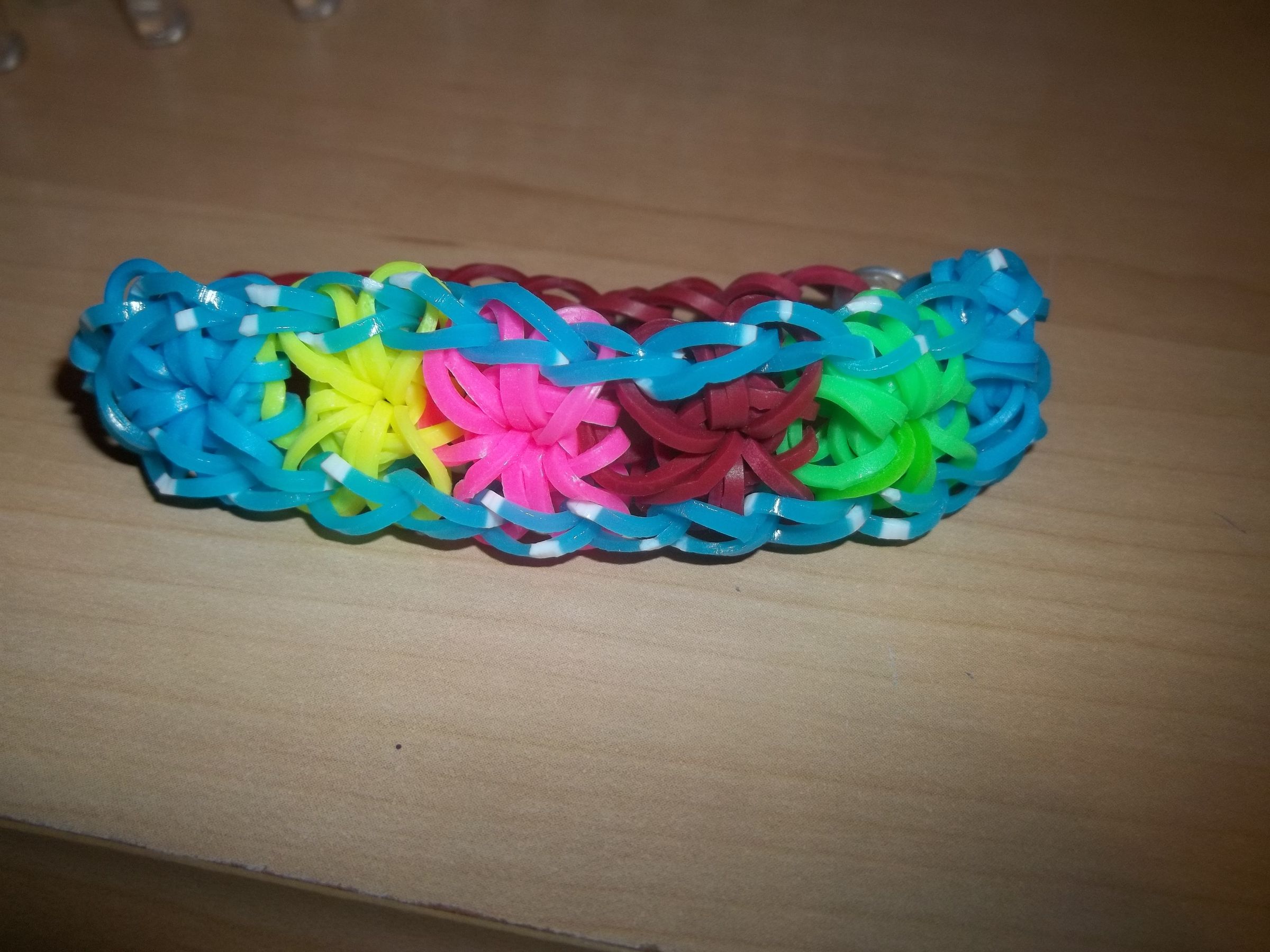 Rainbow Loom Starburst Bracelt