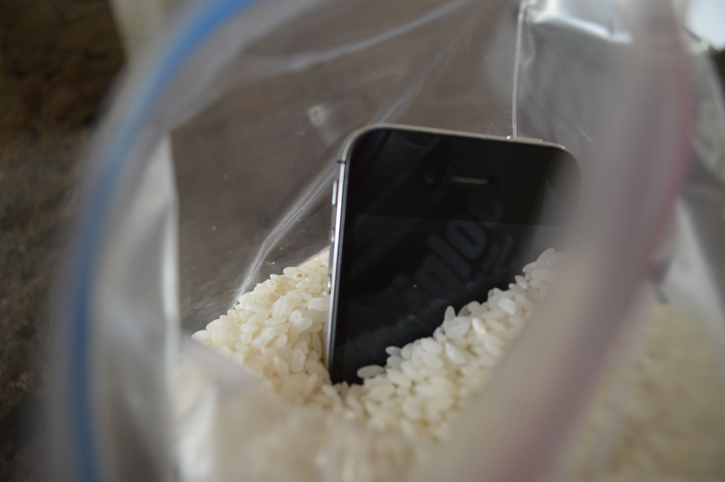 How to Rescue a Wet Phone 7 Steps Instructables