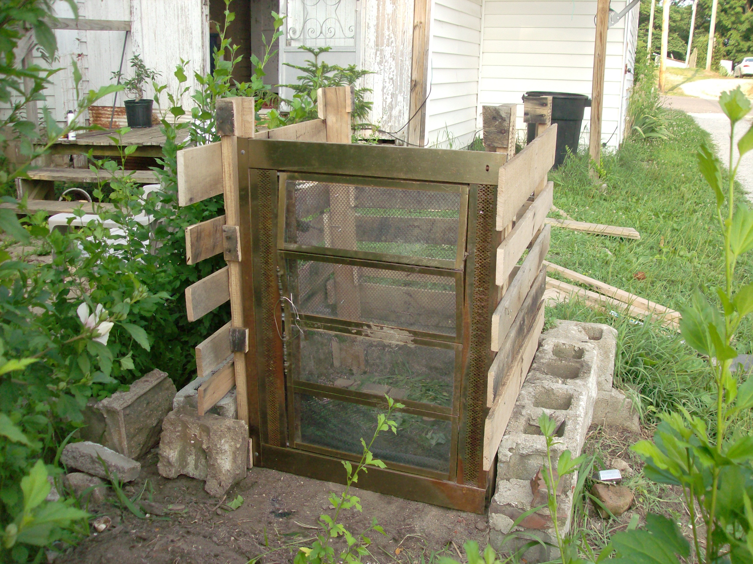 Fireplace compost bin
