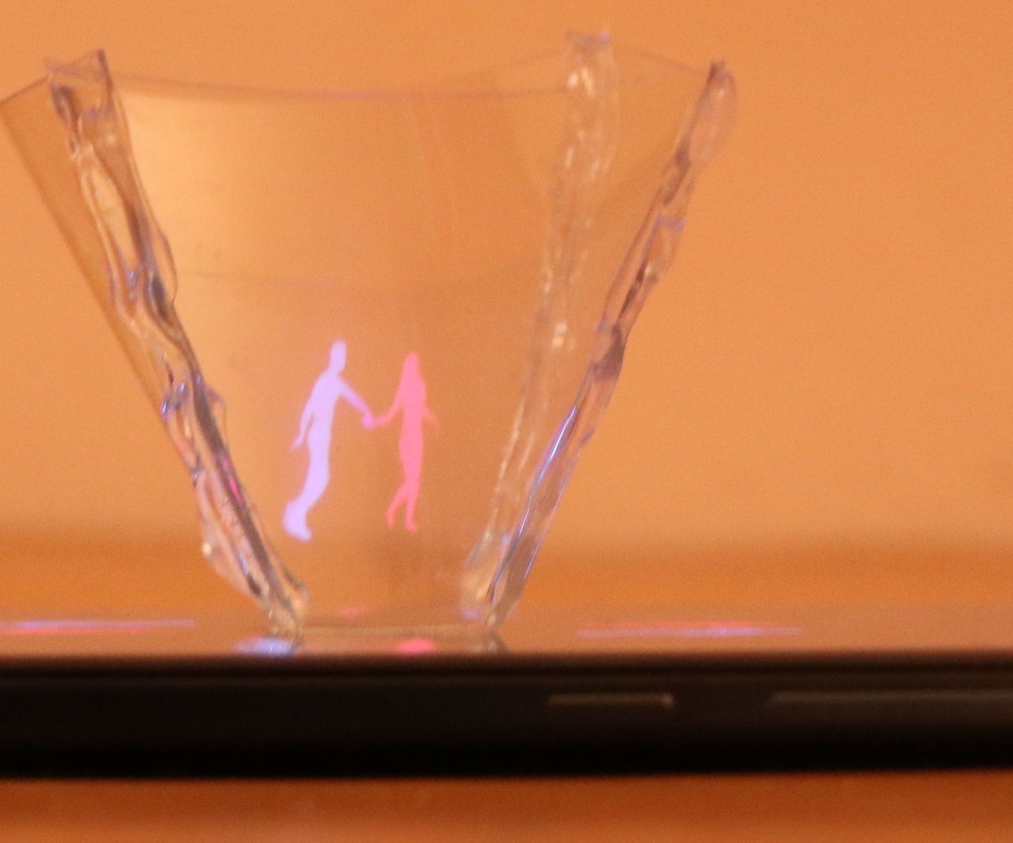 How to Make 3D Hologram Projector for Your Tablet and Cell Phone