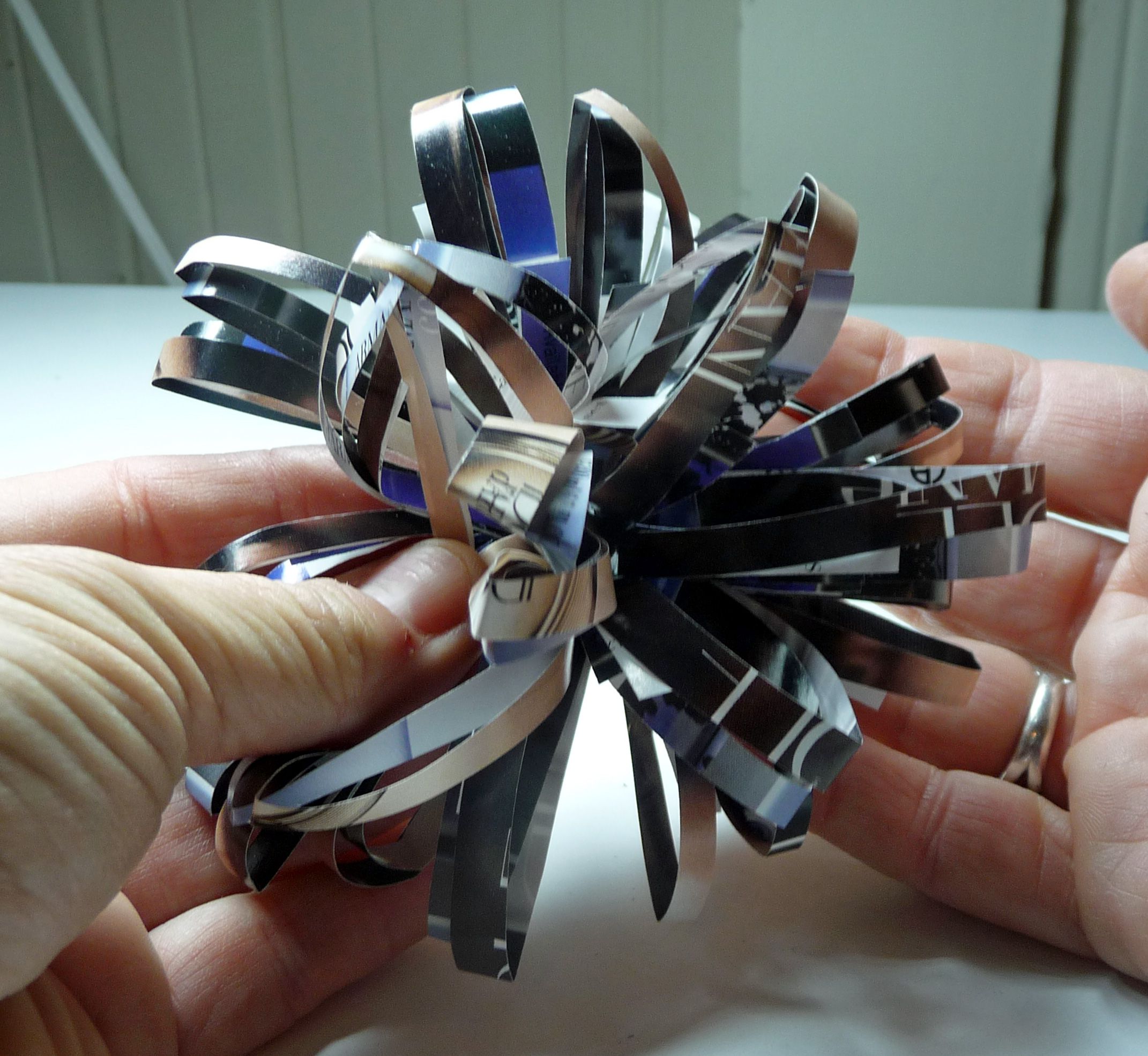 Scented Gift Bow made of Recycled Perfume Ads