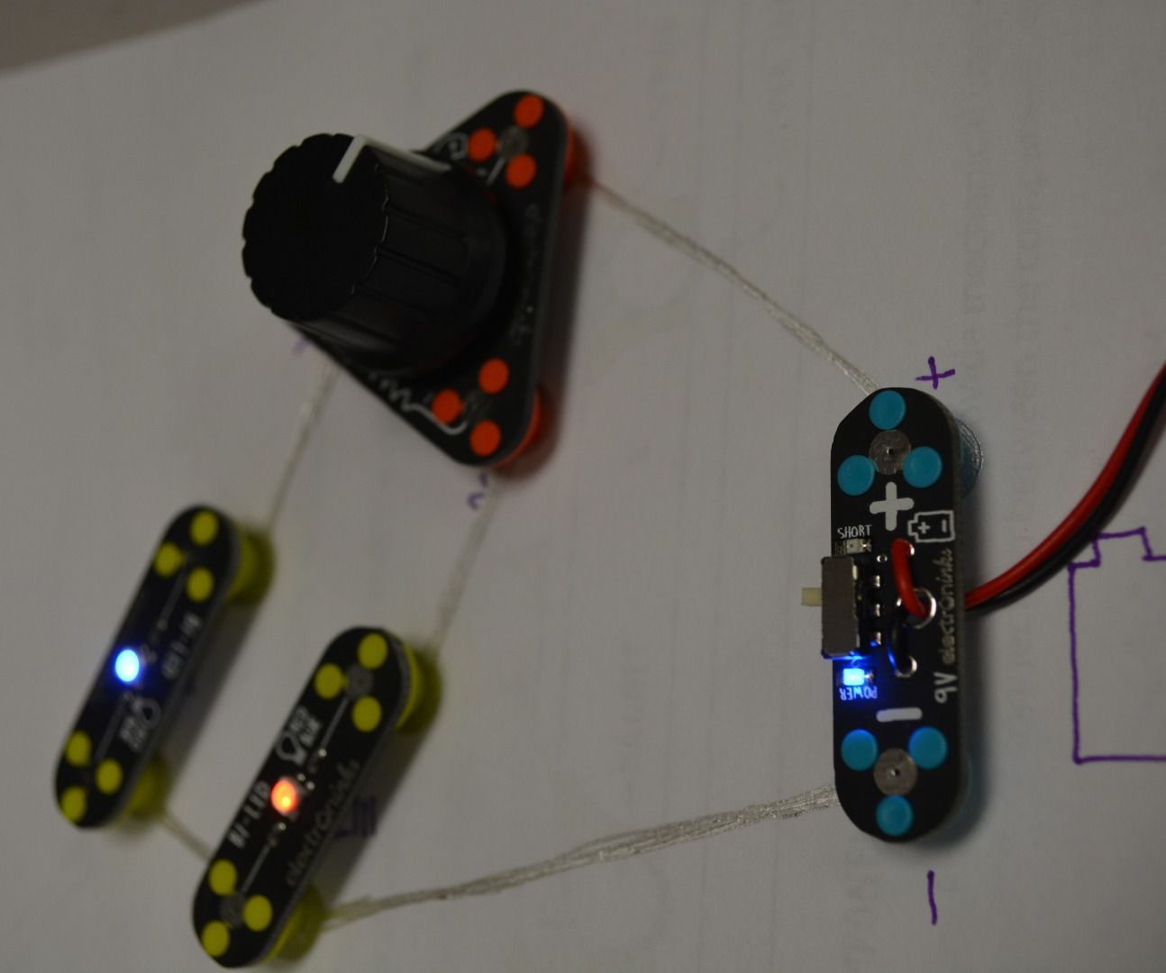 LEDs with Brightness Control (Circuit Scribe)