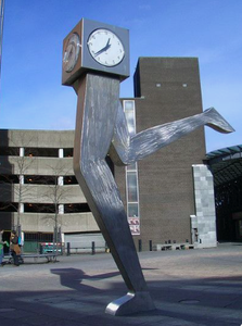 “RUNNING TIME” WATCH STAND