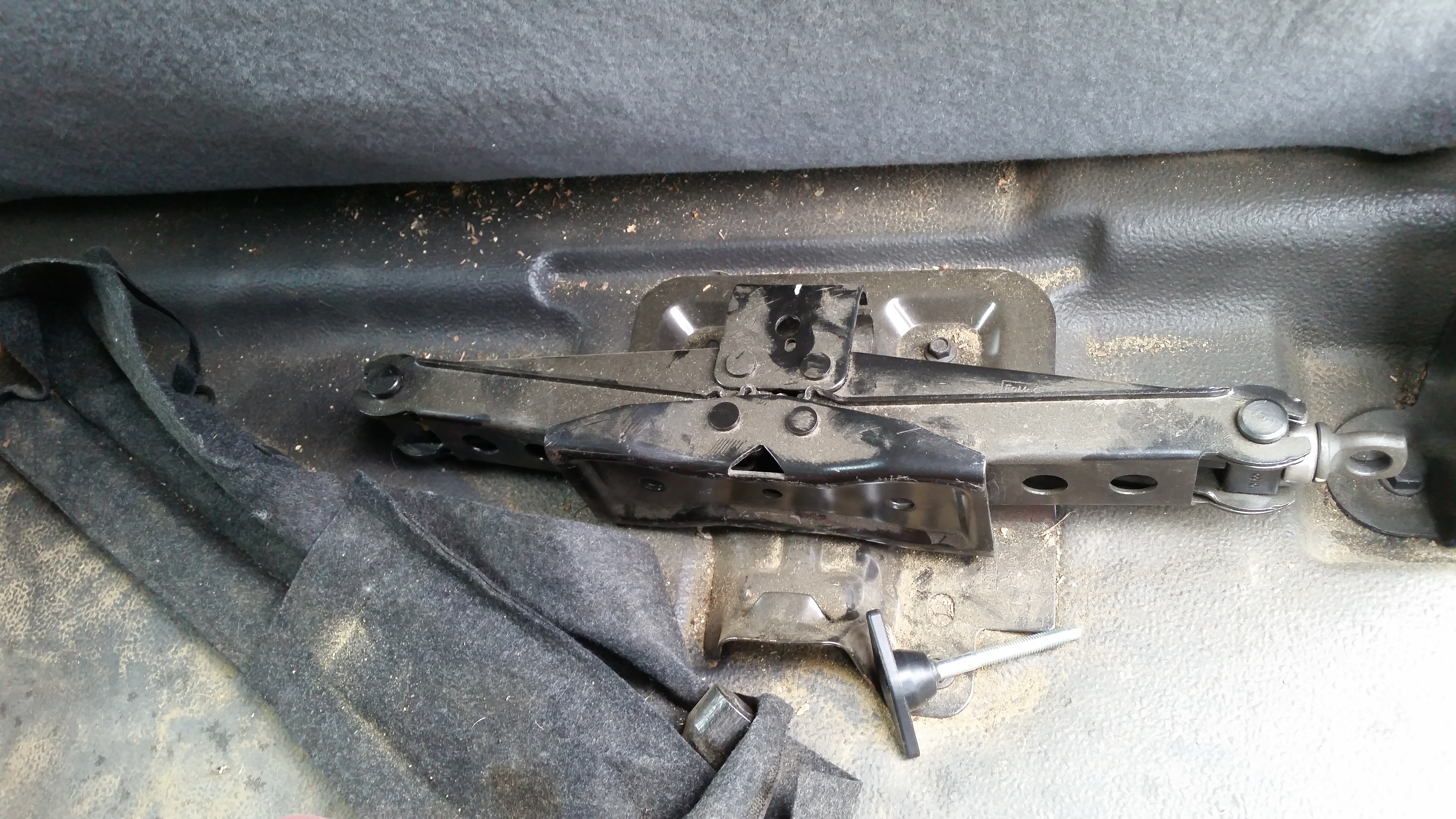 Emergency Tire Change Procedure 22 Steps (with Pictures) Instructables