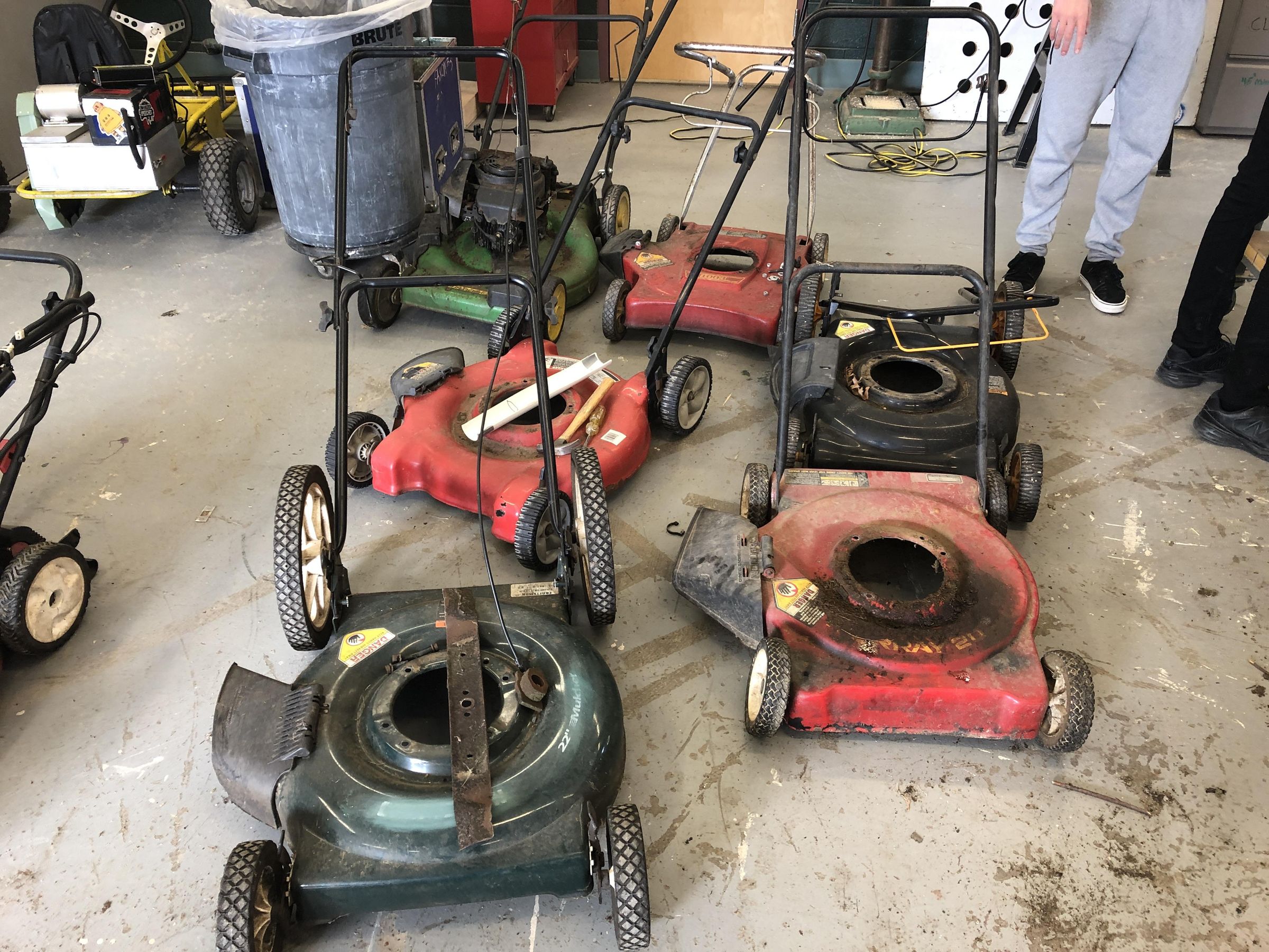 The Revolve Electric Lawn Mower - Made From Recycled Components! : 12 ...