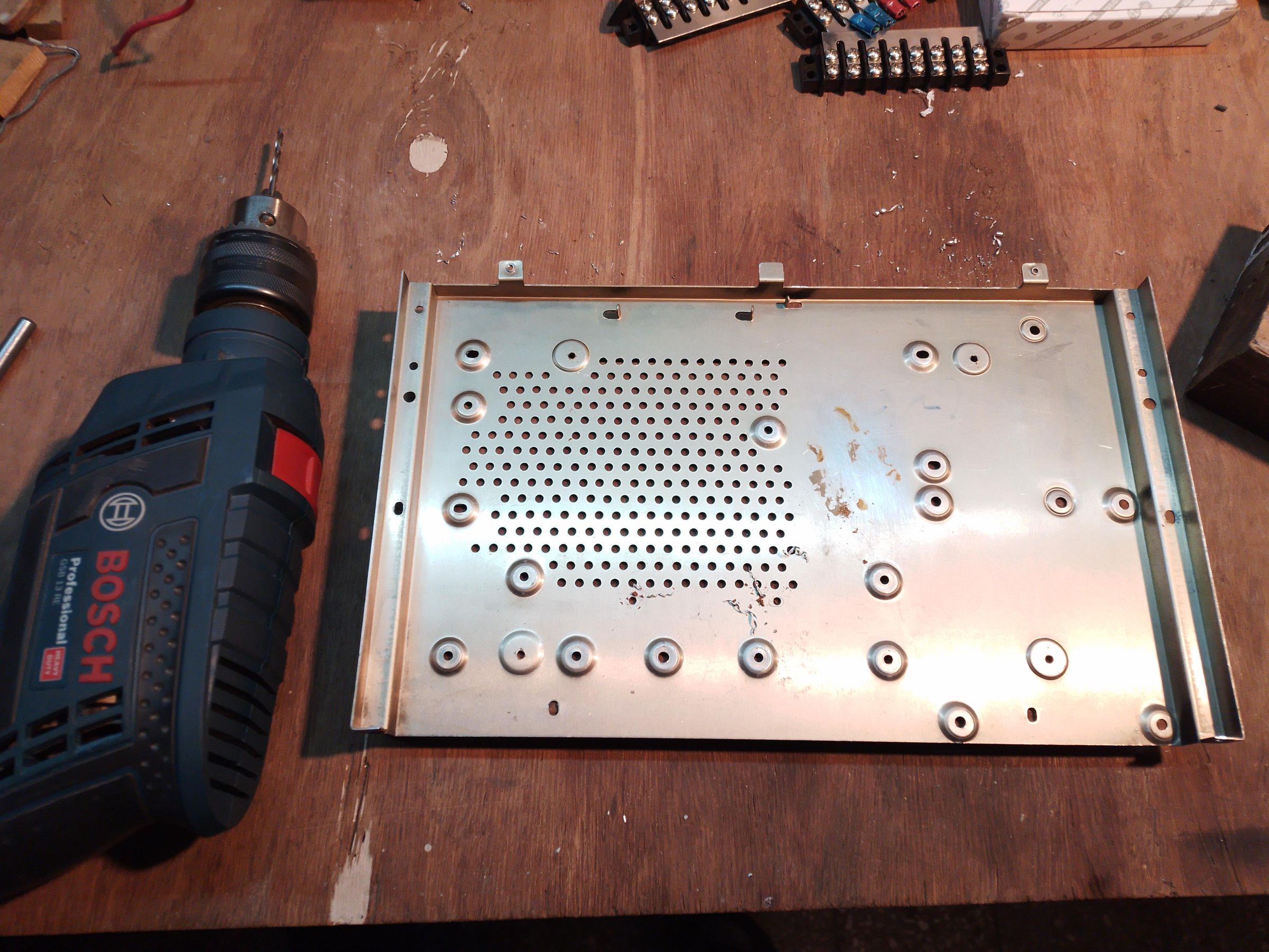 DIY Power Conditioner for Audio Built From an Old Cable Box 6 Steps