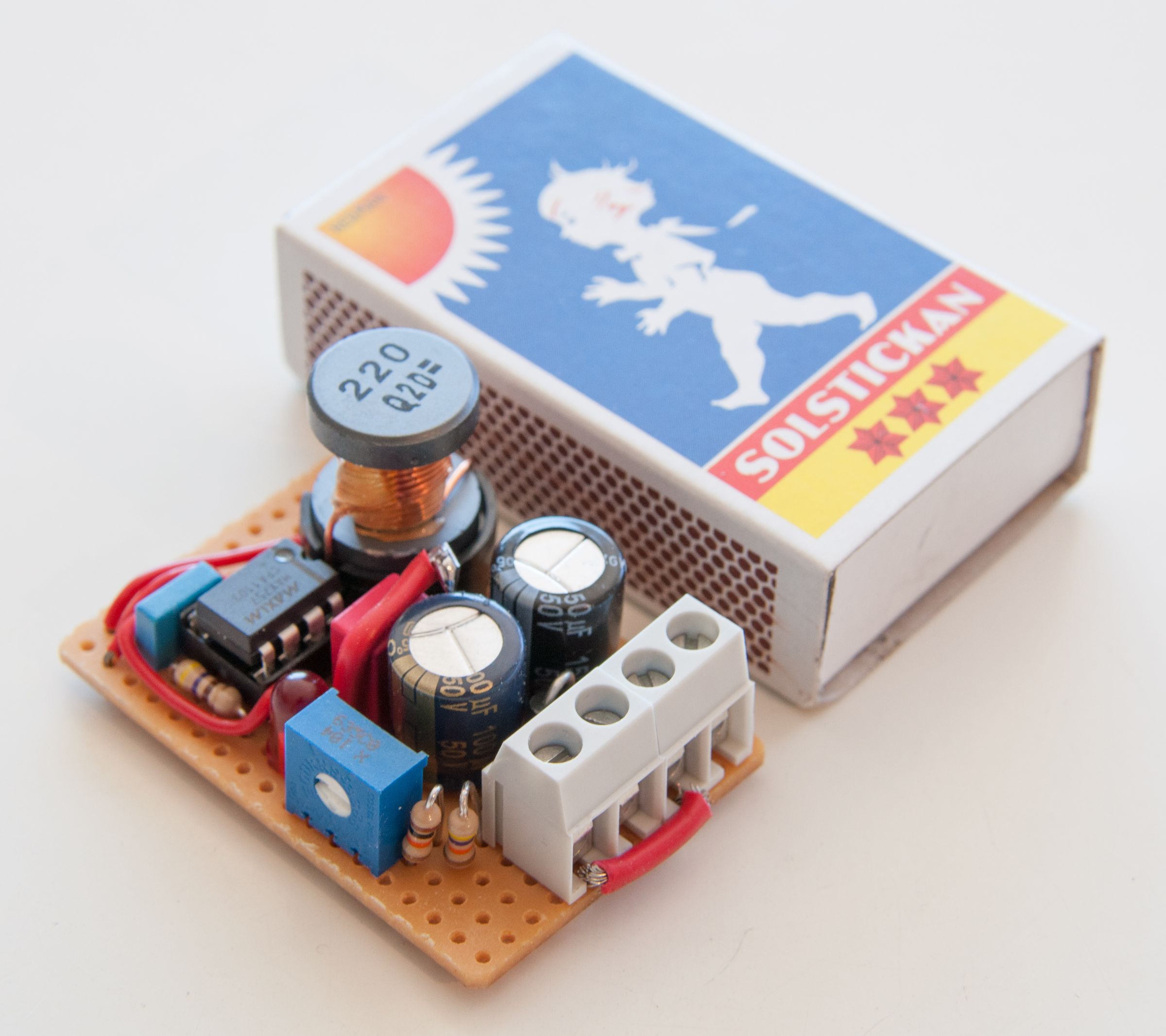 Adjustable Voltage Step-up (0.7-5.5V to 2.7-5.5V)