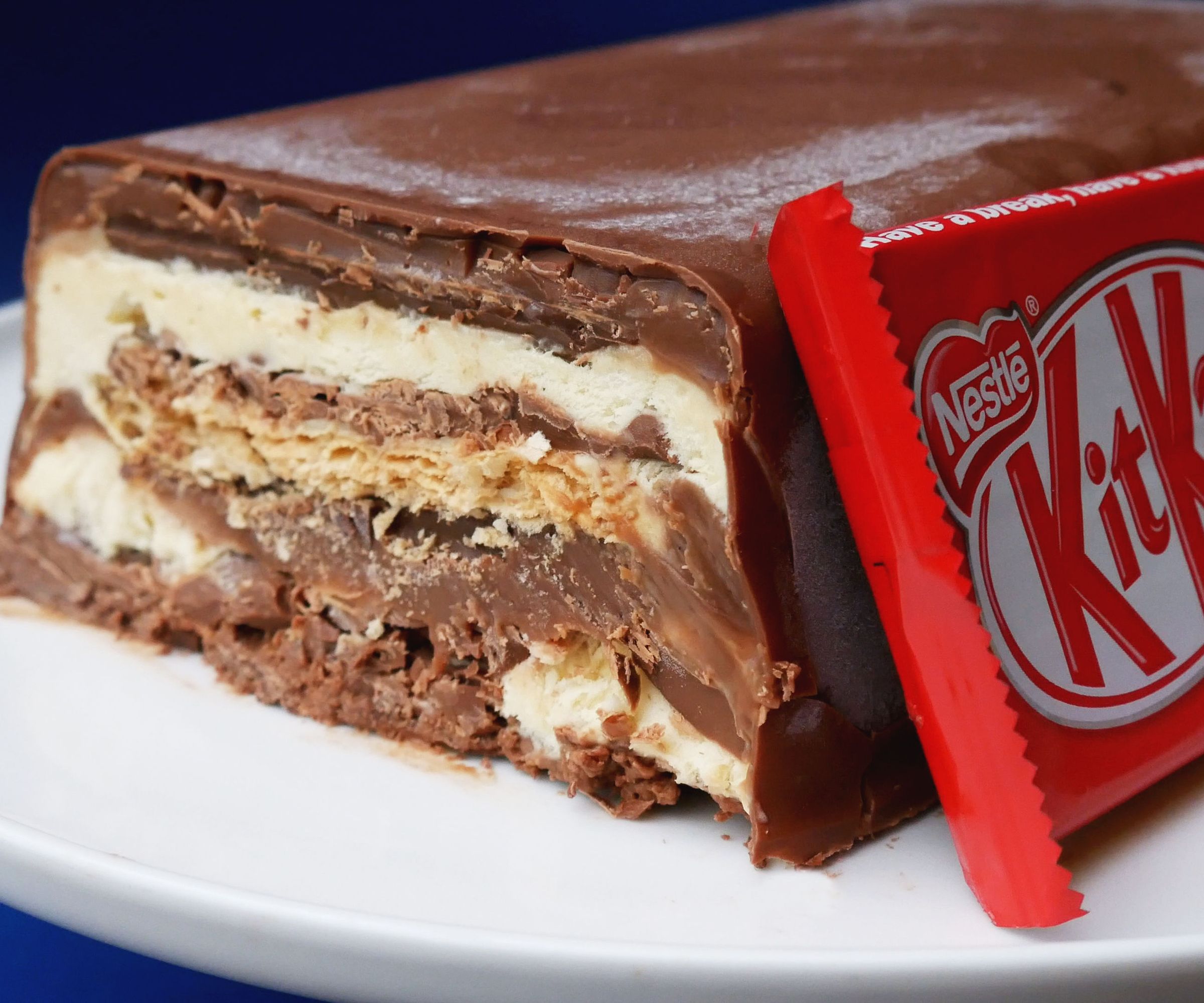 NO BAKE KIT KAT ICE CREAM CAKE