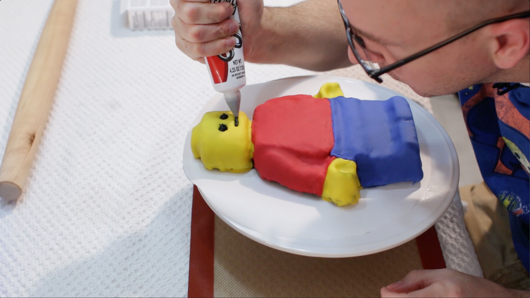 Make a Lego Man Cake 13 Steps with Pictures Instructables