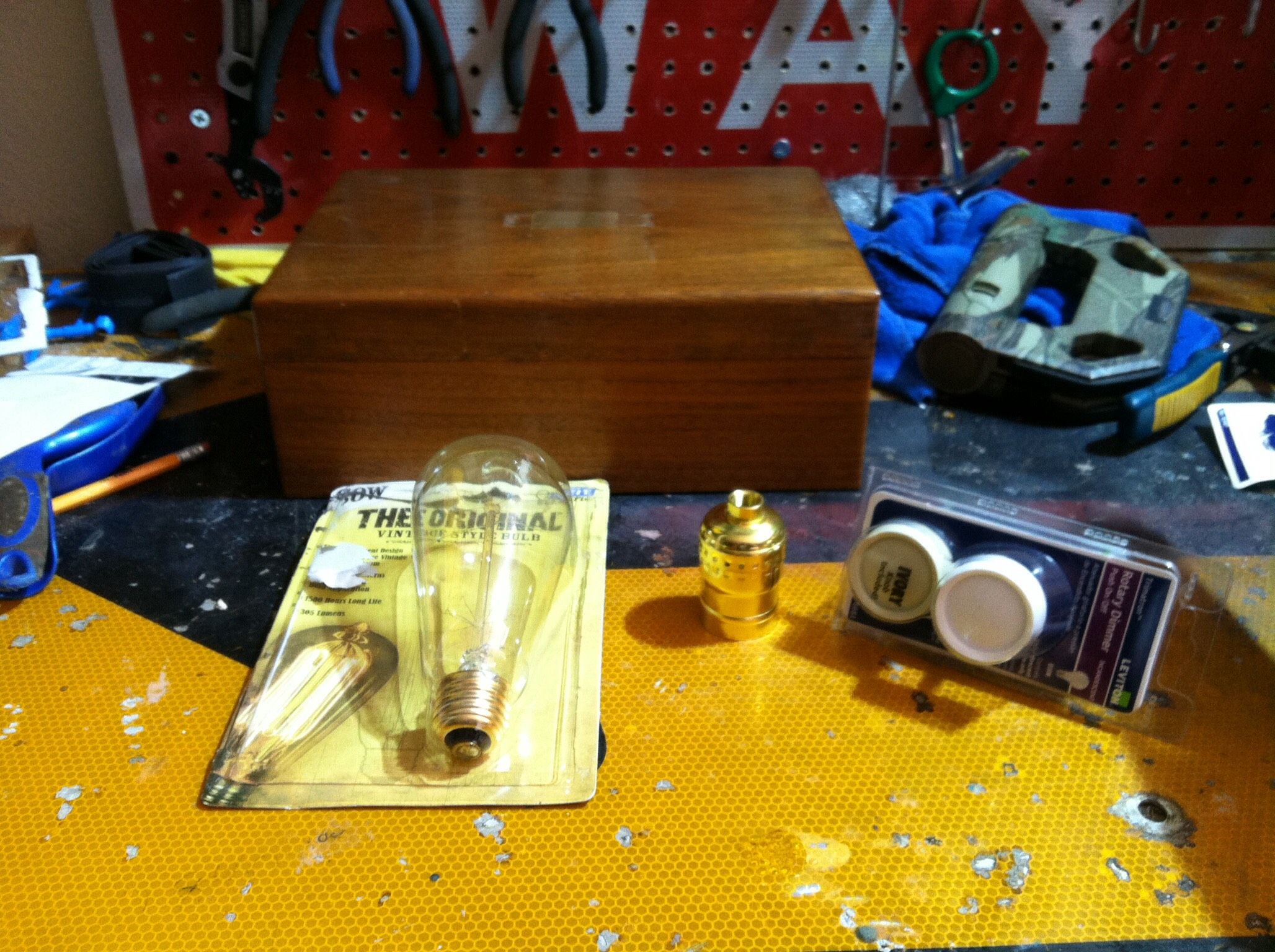 Cigar Box Lamp 3 Steps Instructables