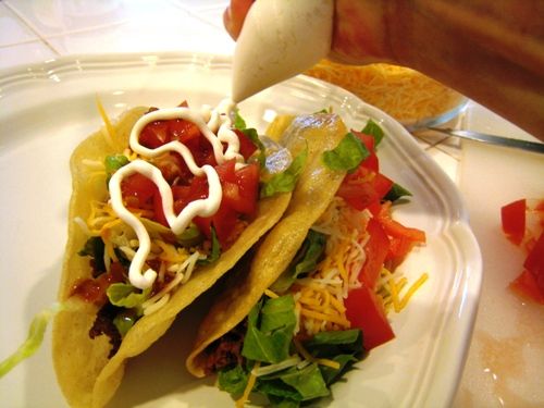 Easy sour cream dispenser 