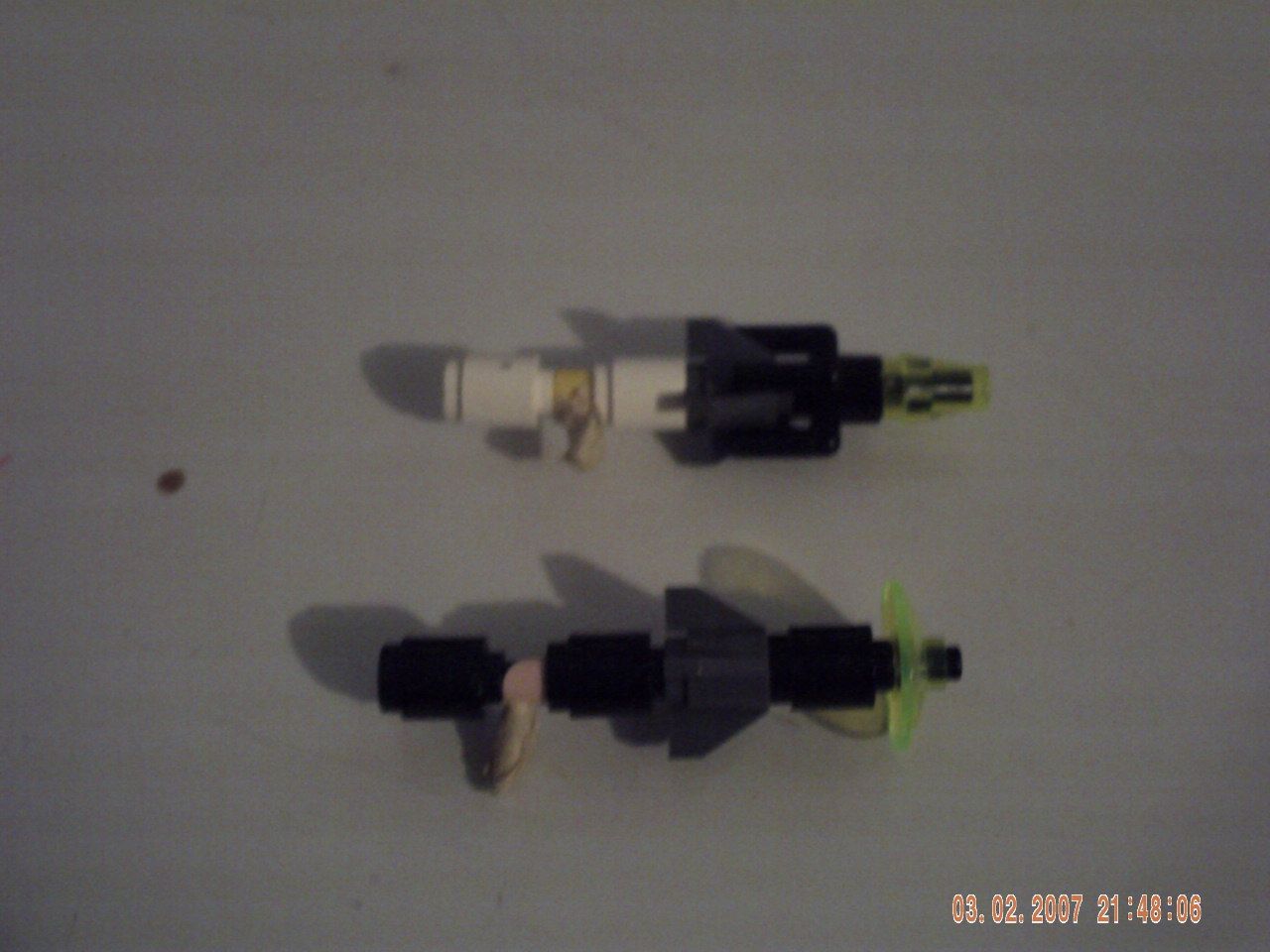2 Lego Guns