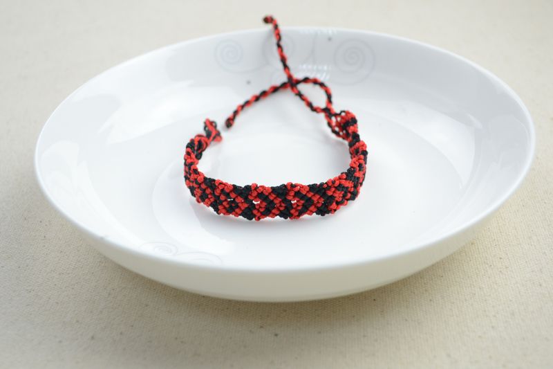 Bracelets DIY- Red Heart Friendship Bracelet Making Patterns