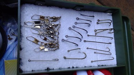 hacks tackle box Gonex Waterproof The Meiho Hard Master 500 is a sturdy plastic case for all of your fishing supplies and tools 20 Cool Fishing Hacks |