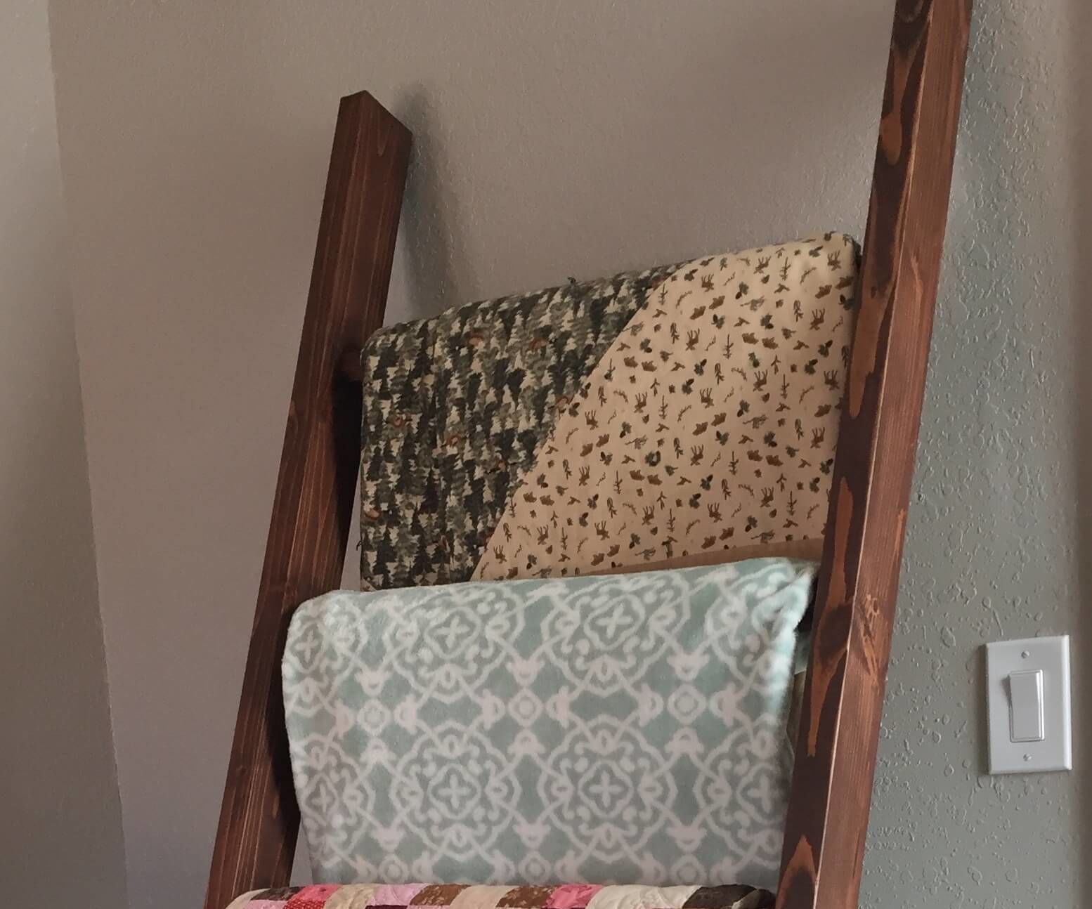 The $10 Dollar Blanket Ladder Build