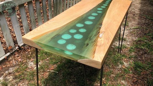 DIY Epoxy Beach Glow Table