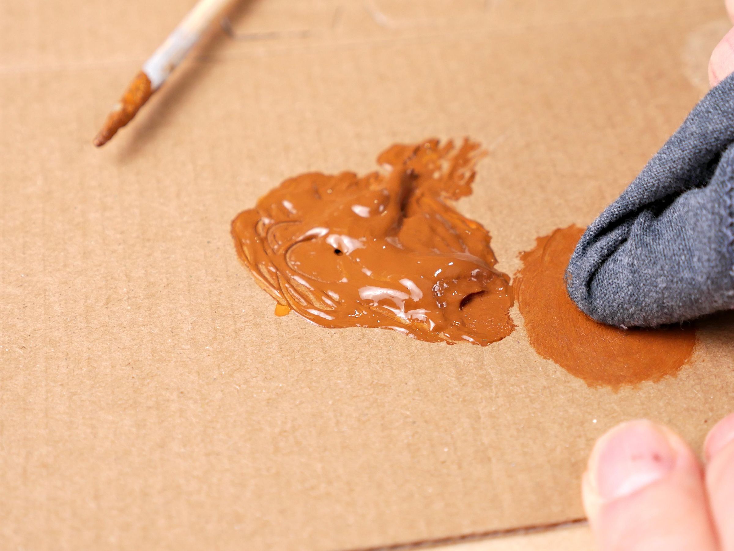 Make Fake Leather From Tinfoil and Foam! 8 Steps (with Pictures