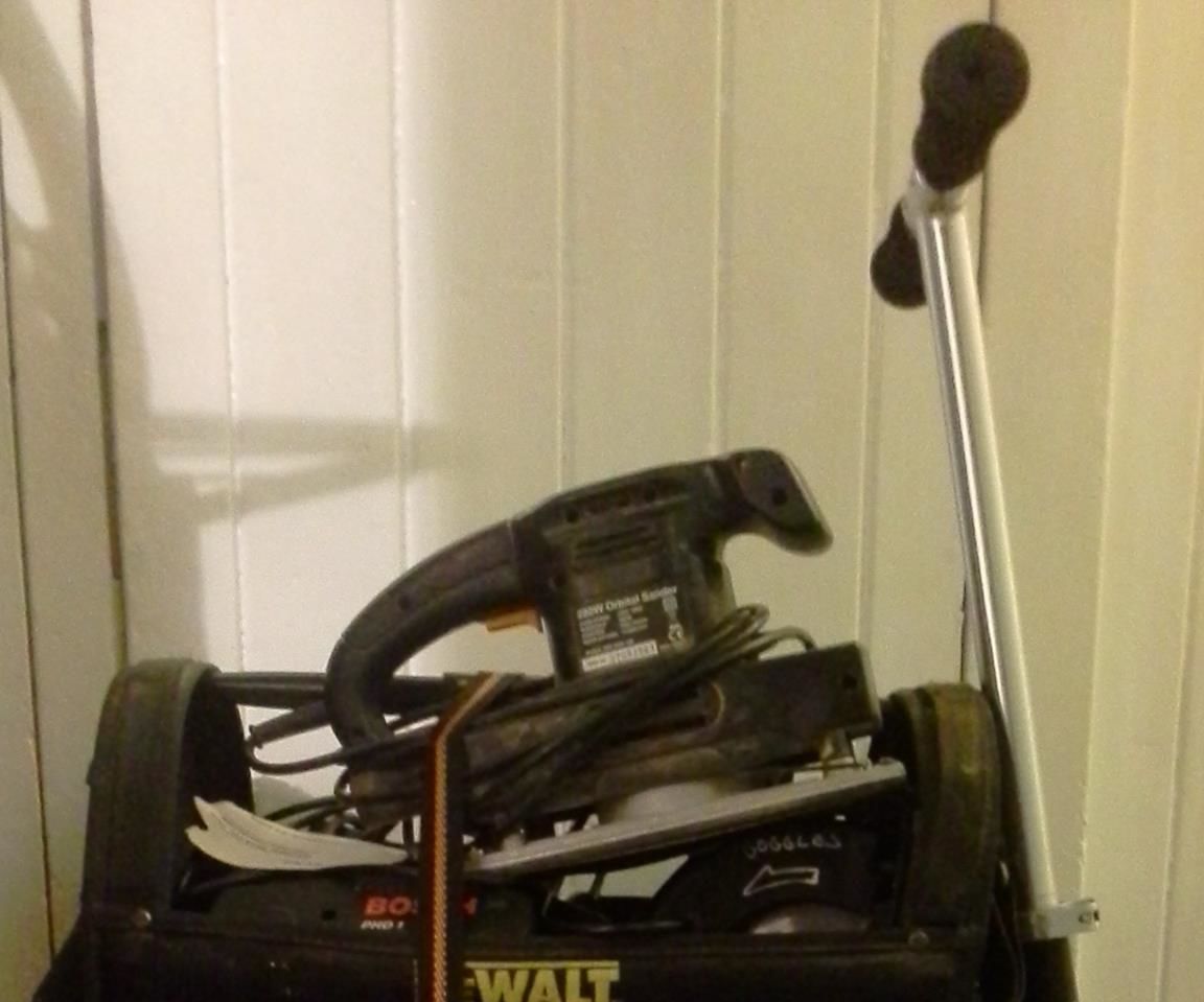 Terrible Compact Alternative to Sack Trolly on a Budget of Nothing.