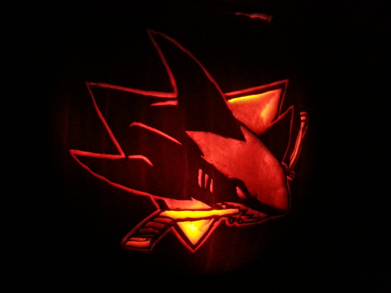 NHL Pumpkin Carving : 4 Steps (with Pictures) - Instructables nhl-pumpkin-carving-4-steps-with-pictures-instructables