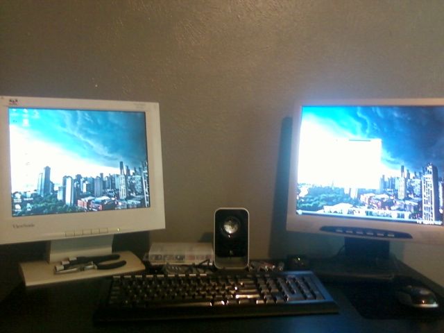 How to dual monitor on a computer