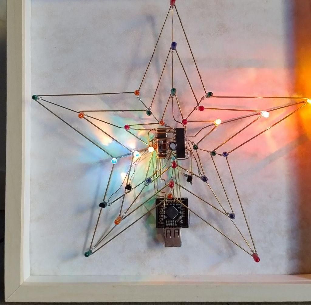 Luminous Christmas Star With Old Incandescent Bulbs - Circtuit-Sculpture Style