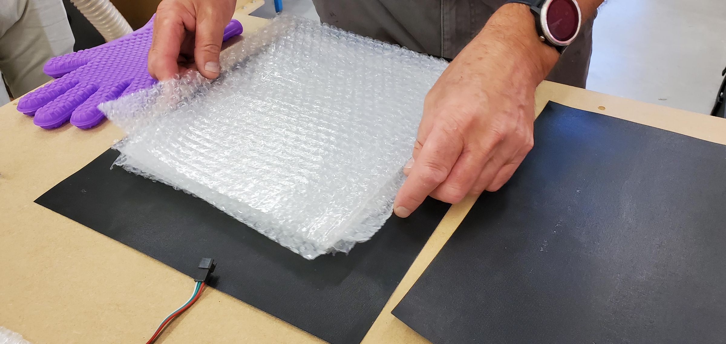 POP! Recycling Bubble Wrap to Fabulous Fabric! 6 Steps (with Pictures