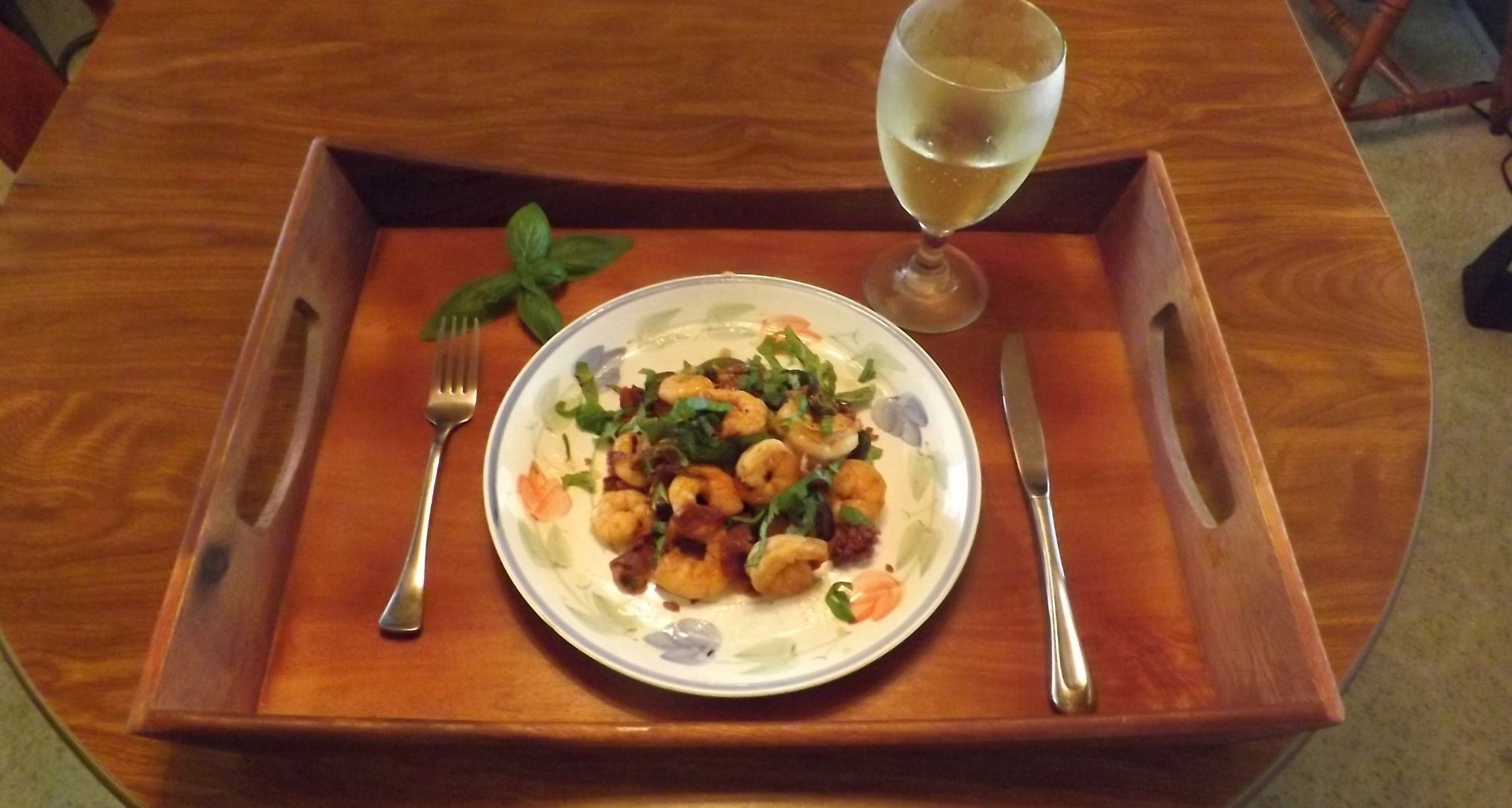 GARLIC SHRIMP WITH PROSCIUTTO, GREEN PEPPER & BLACK OLIVES