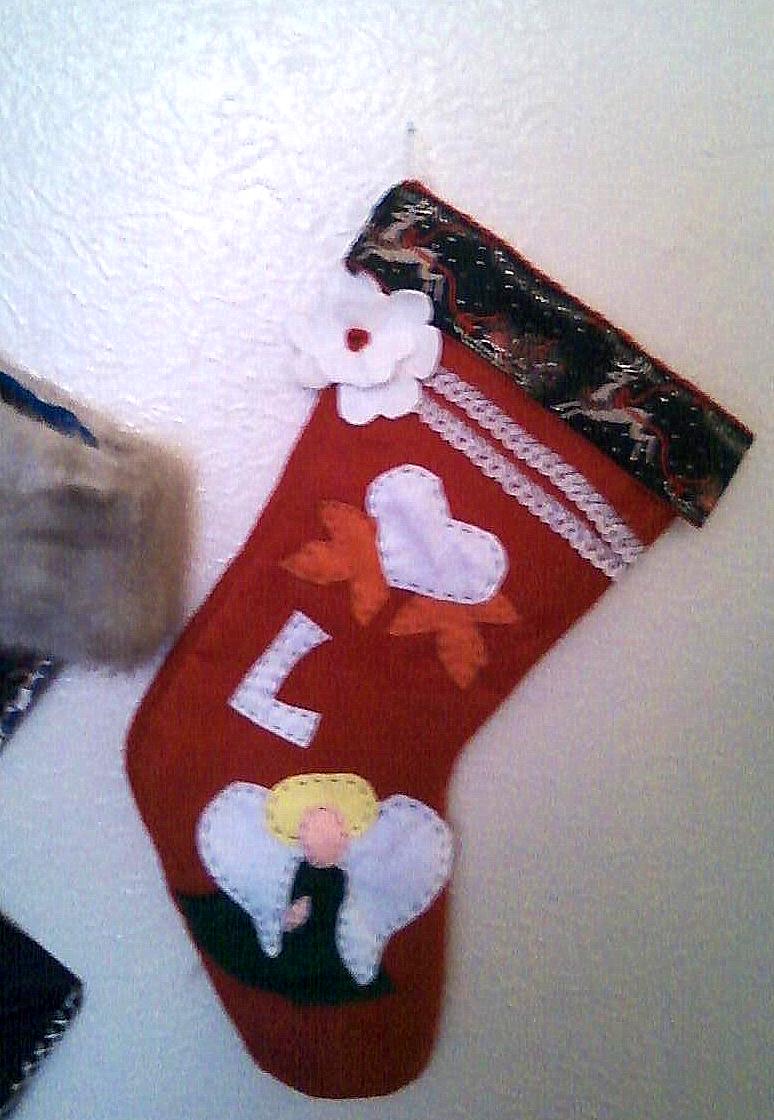 Make Your Own Creative Xmas Stockings From Felt and Scraps