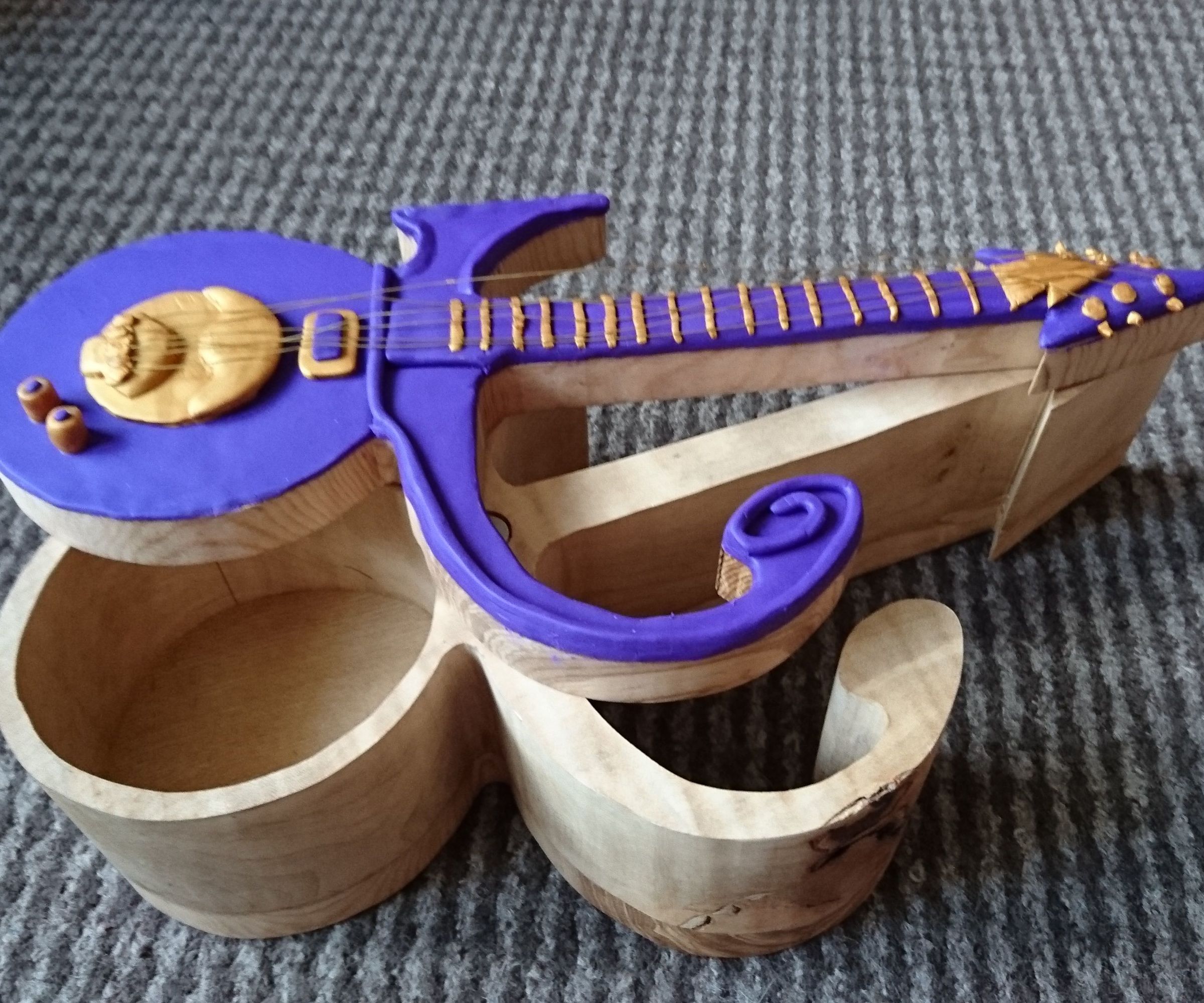 Prince Guitar Box