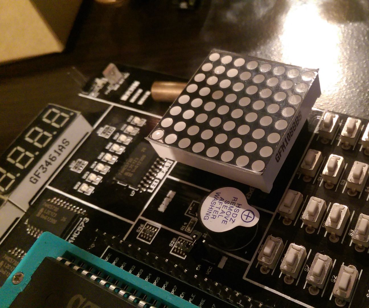INTERFACING AN 8X8 DOT MATRIX LED DISPLAY WITH AN AT89C51 MICROCONTROLLER