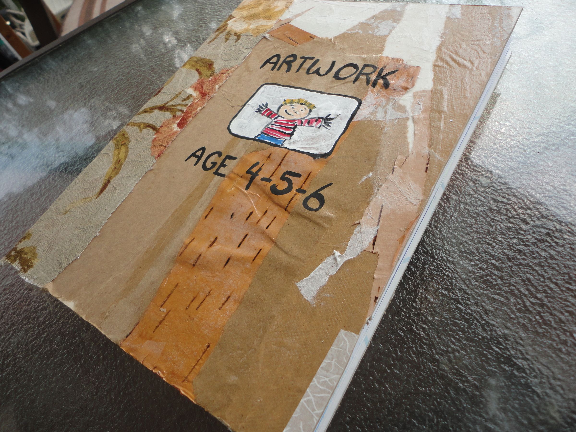 Make a Keepsake Book of your Child's Artwork
