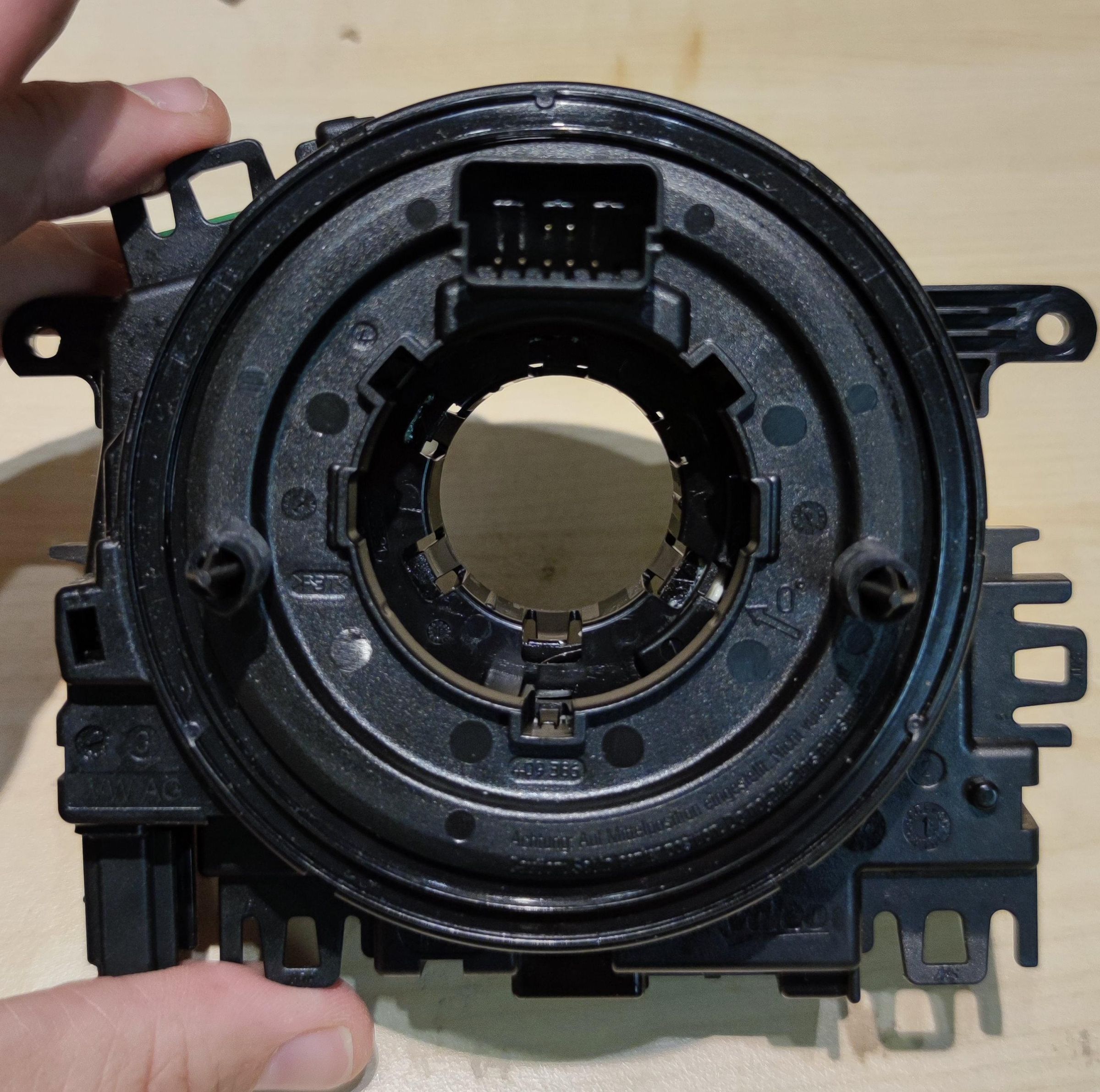 Fixing a Clockspring of a VW Tiguan 2 10 Steps (with Pictures