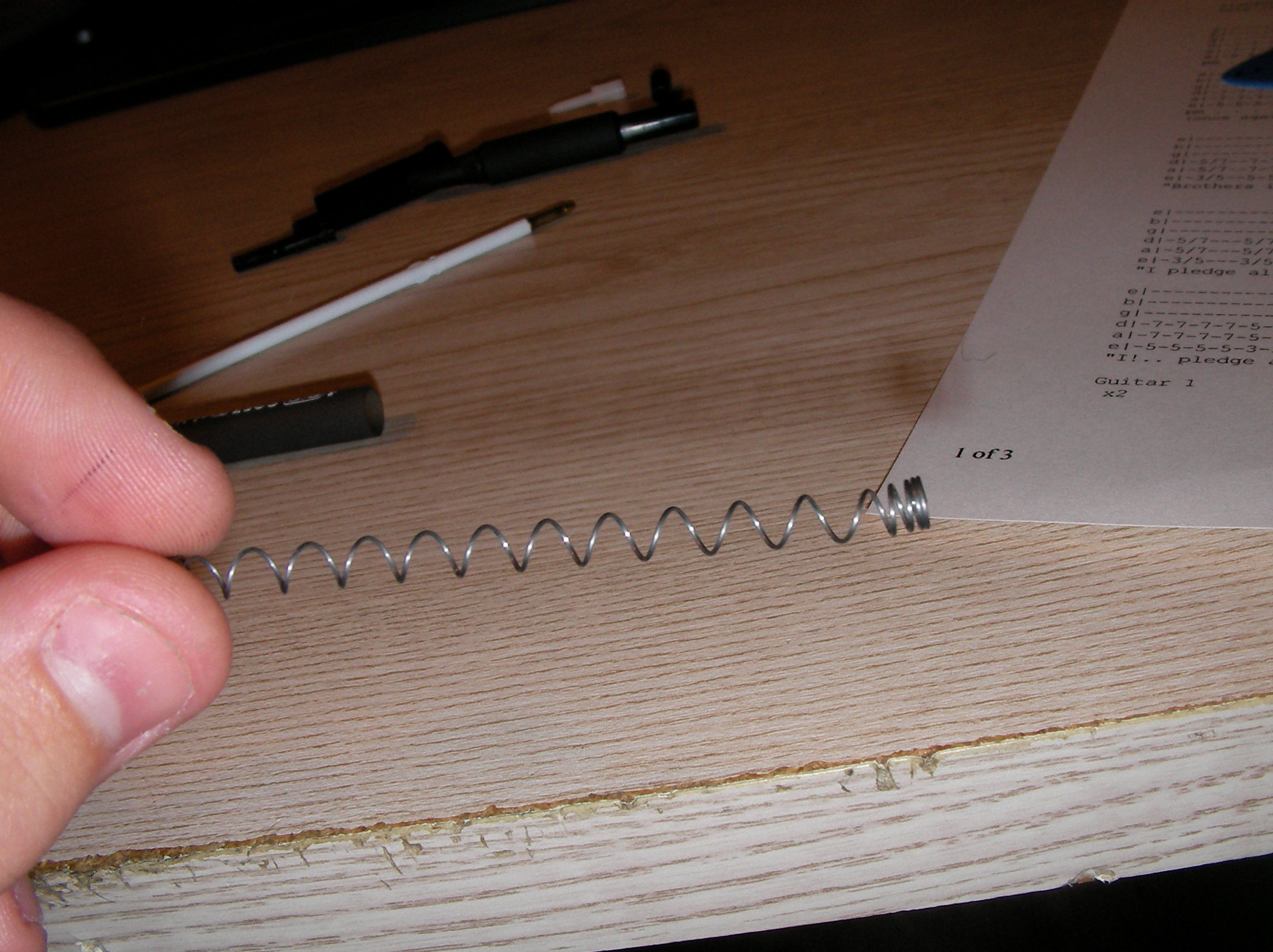 Fix a Bic "Clicky" Pen (Make a 'Clicky' Pen a Regular One) 5 Steps