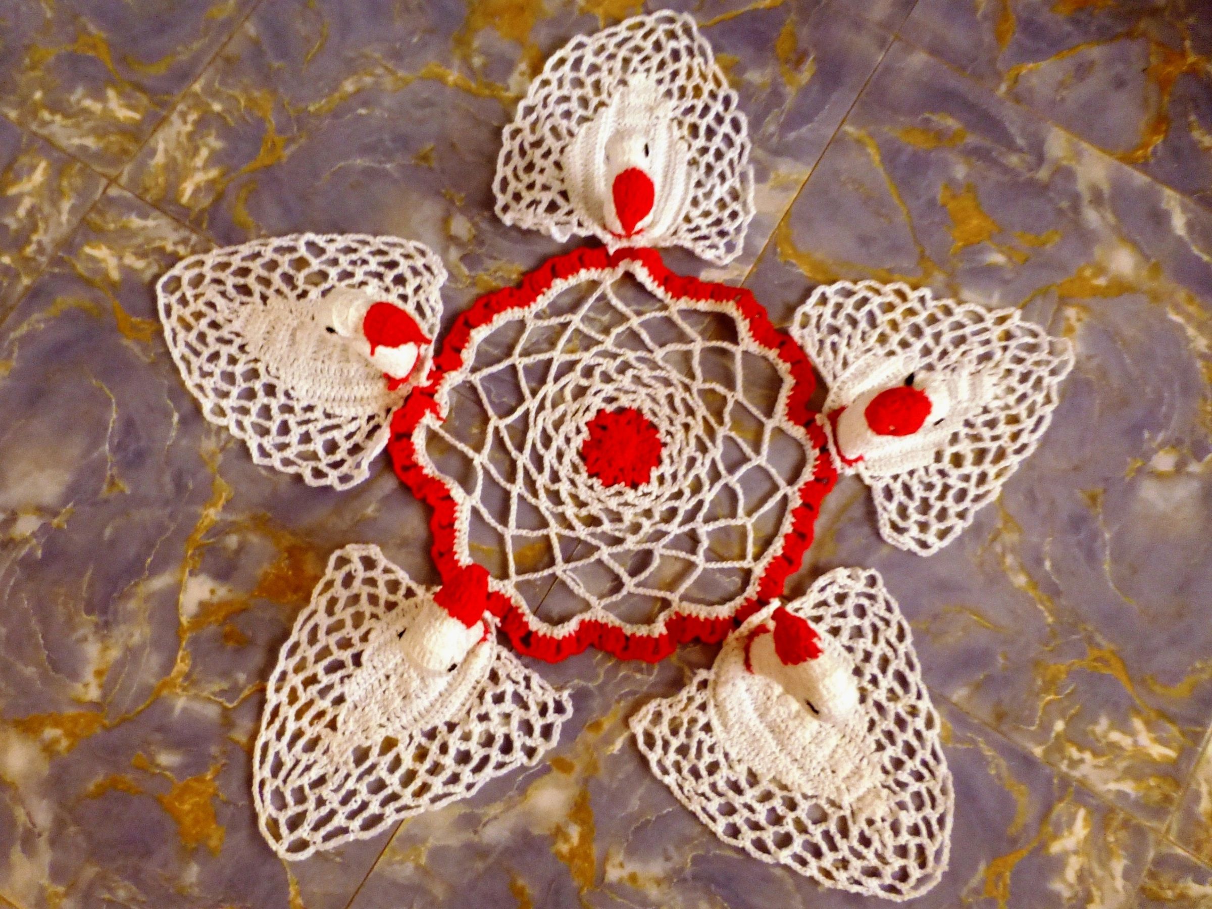 Crocheted Five-Swan Symphony Doily: a Perfect Holiday Gift