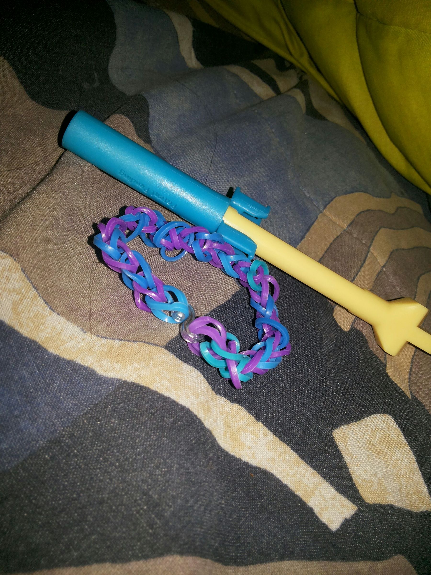 Rainbow Loom-Single Chain Using Mini-loom