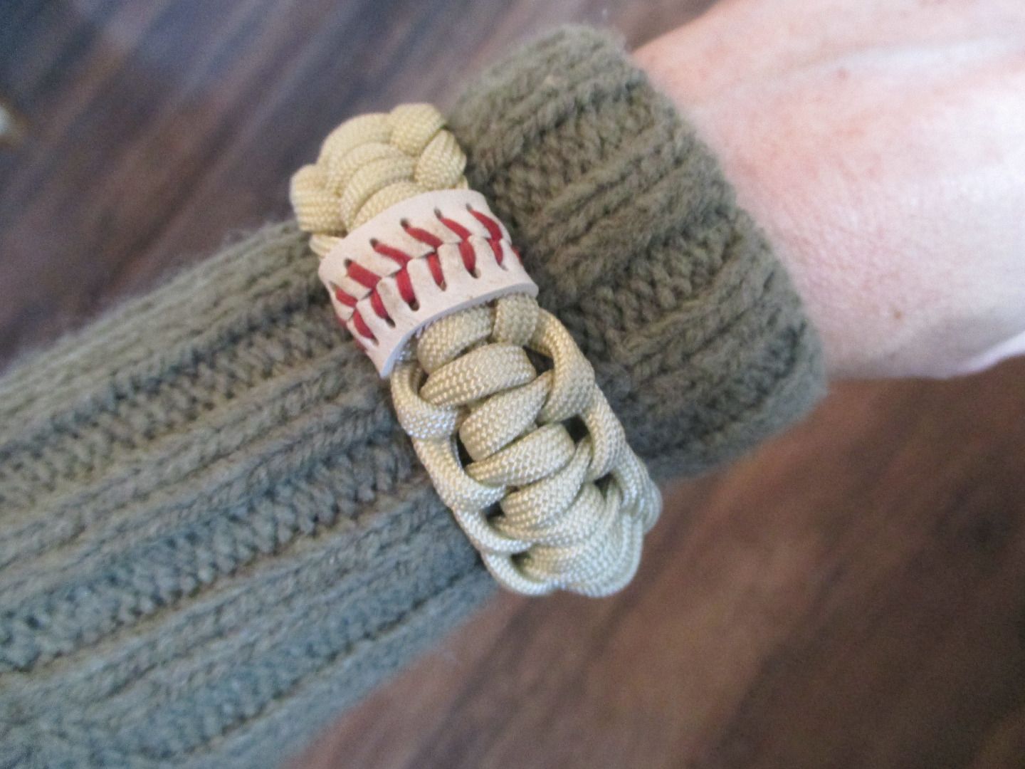 Baseballaccented Paracord Bracelet 6 Steps (with Pictures