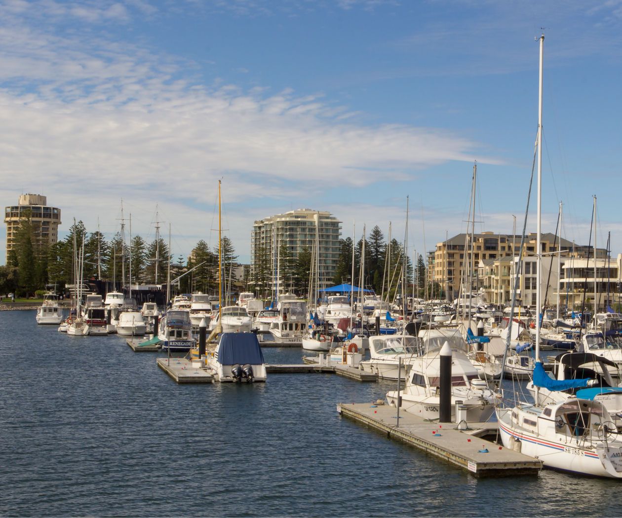 How to Get Around in Glenelg?