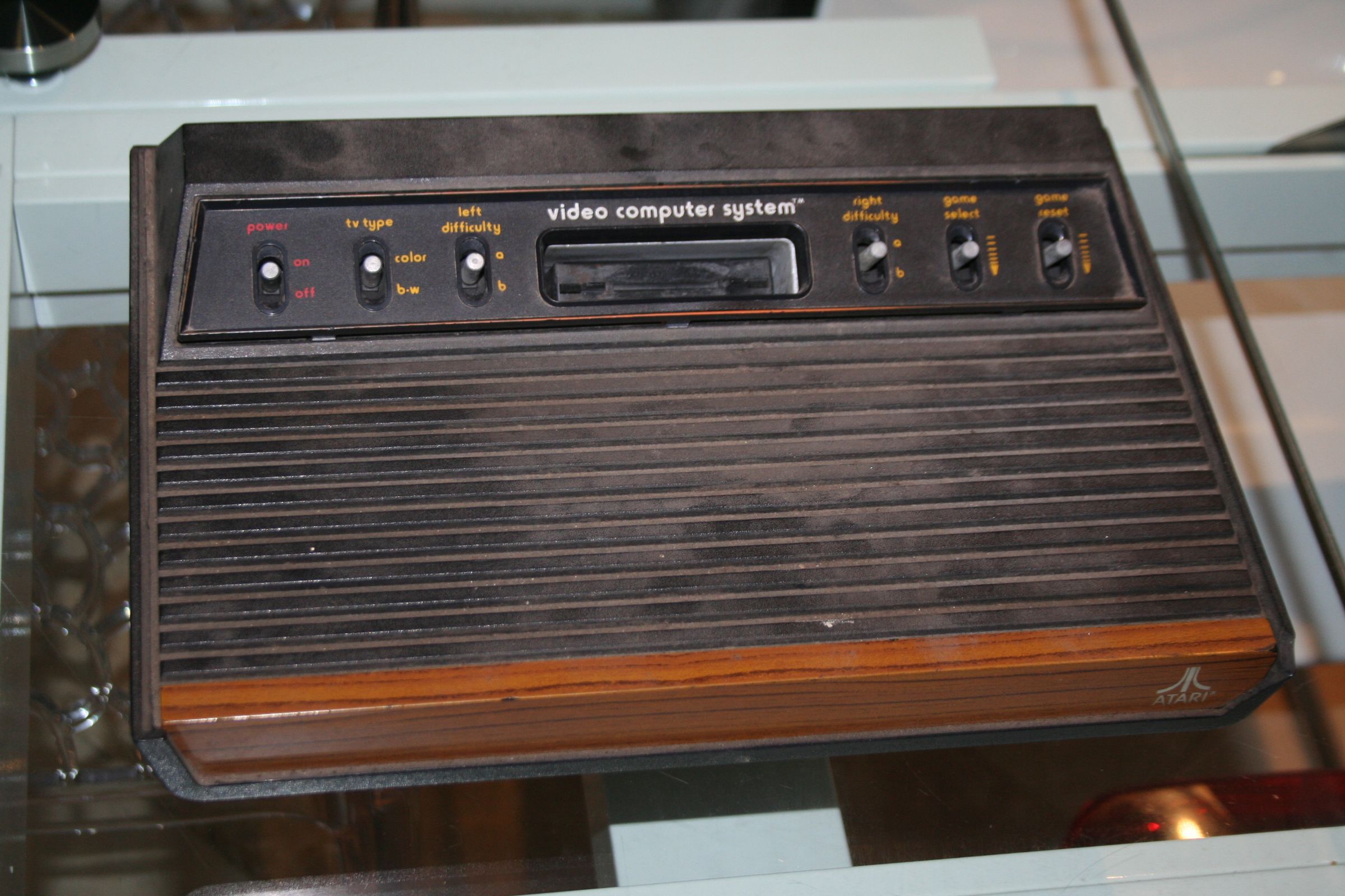 Atari 2600 Restoration (repairing Broken Plastic)