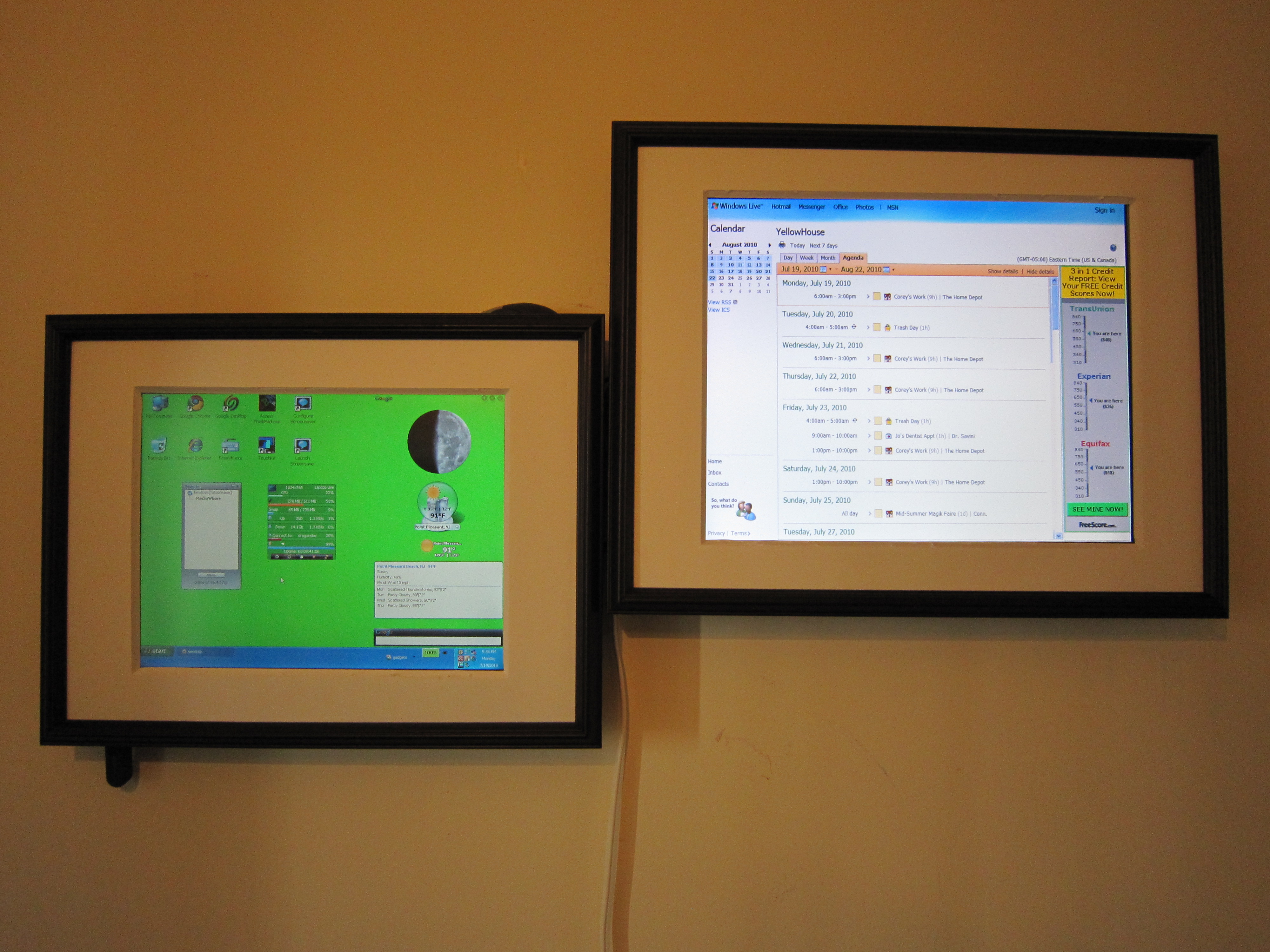 Dual Screen Digital Picture Frame & Family Center 5 Steps (with