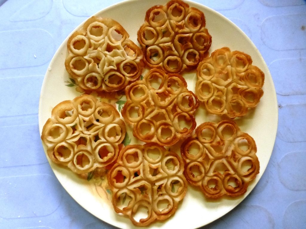 Achu Murukku: a Sweeter Version of Murukku Variety of South India