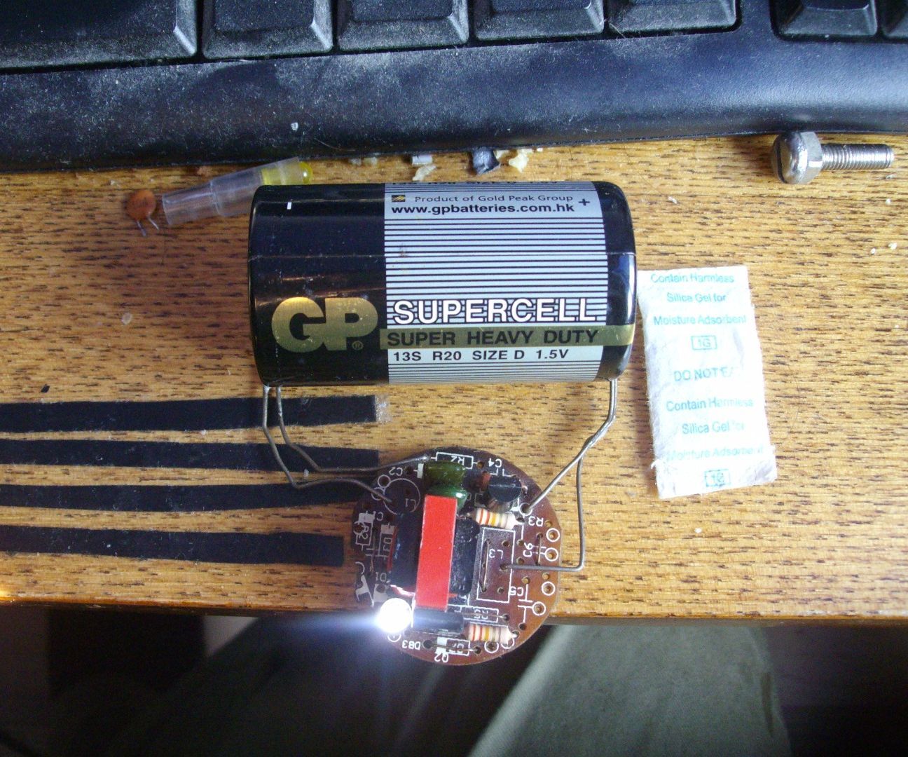 1,5V to LED Voltage Converter A.k.a. Joule Thief